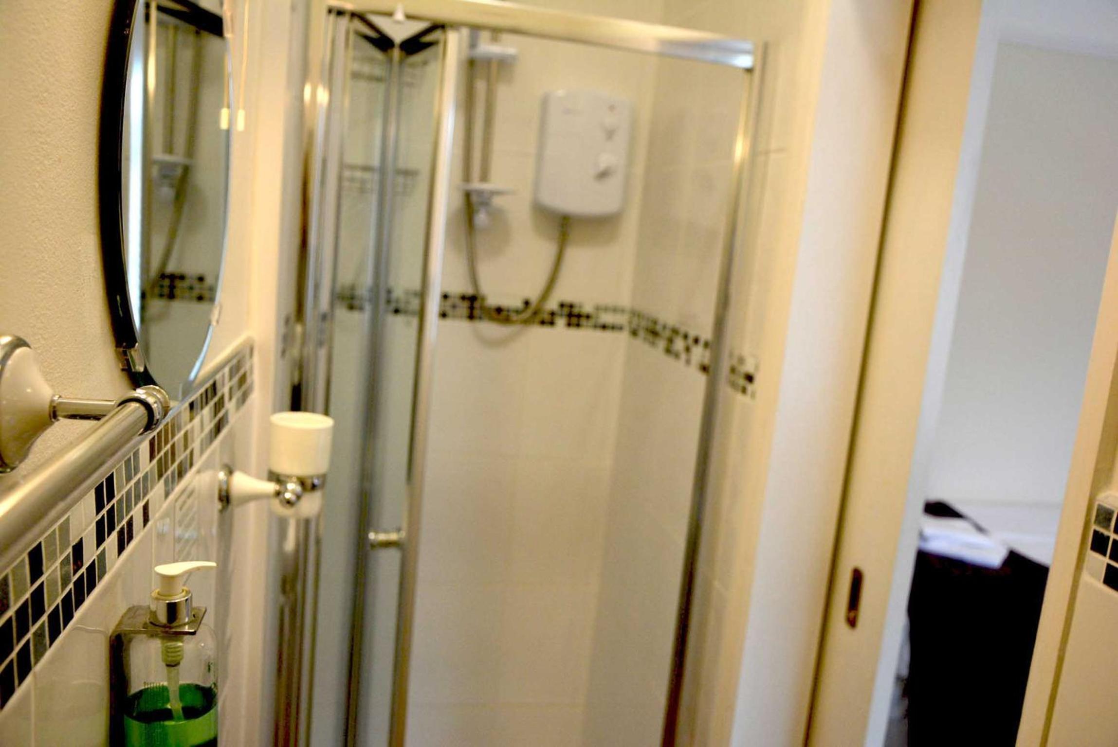 En-suite Double or Single Room - Photo 2