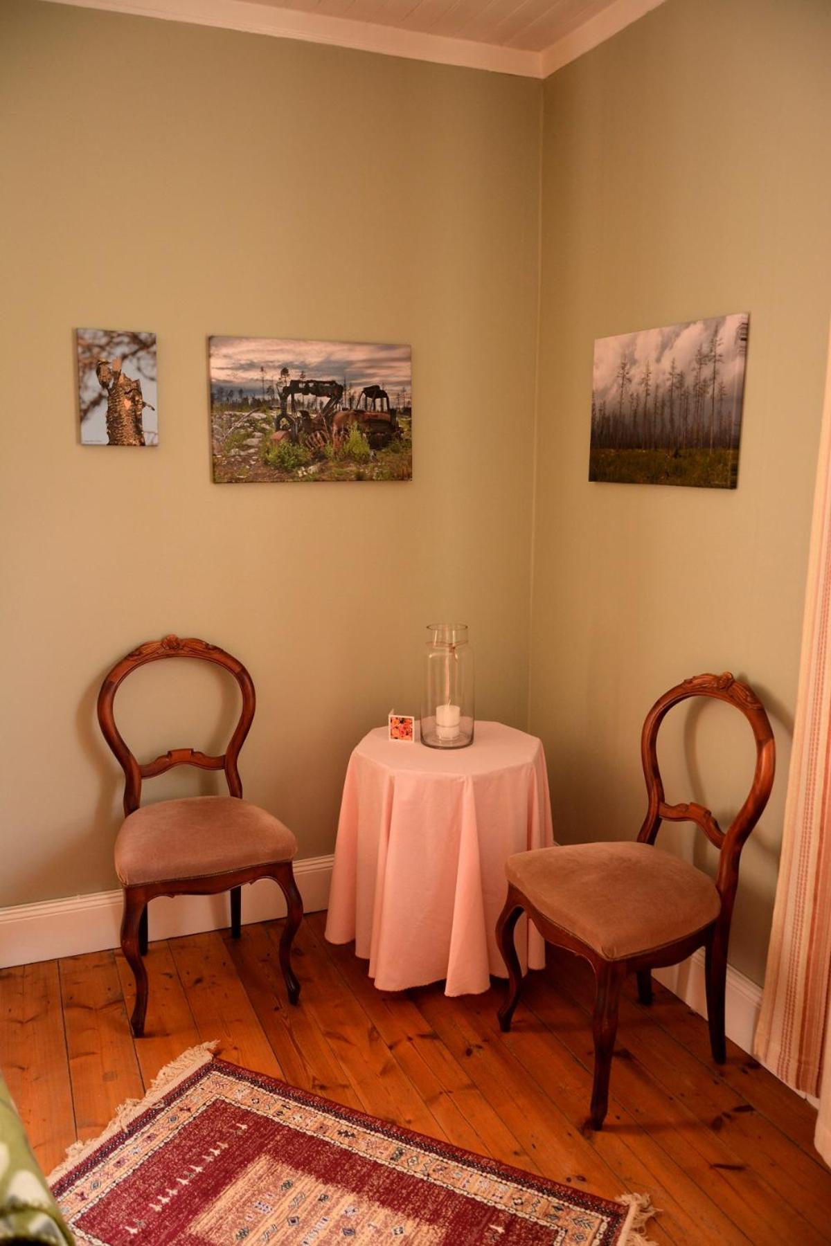Two-Bedroom House - Photo 23