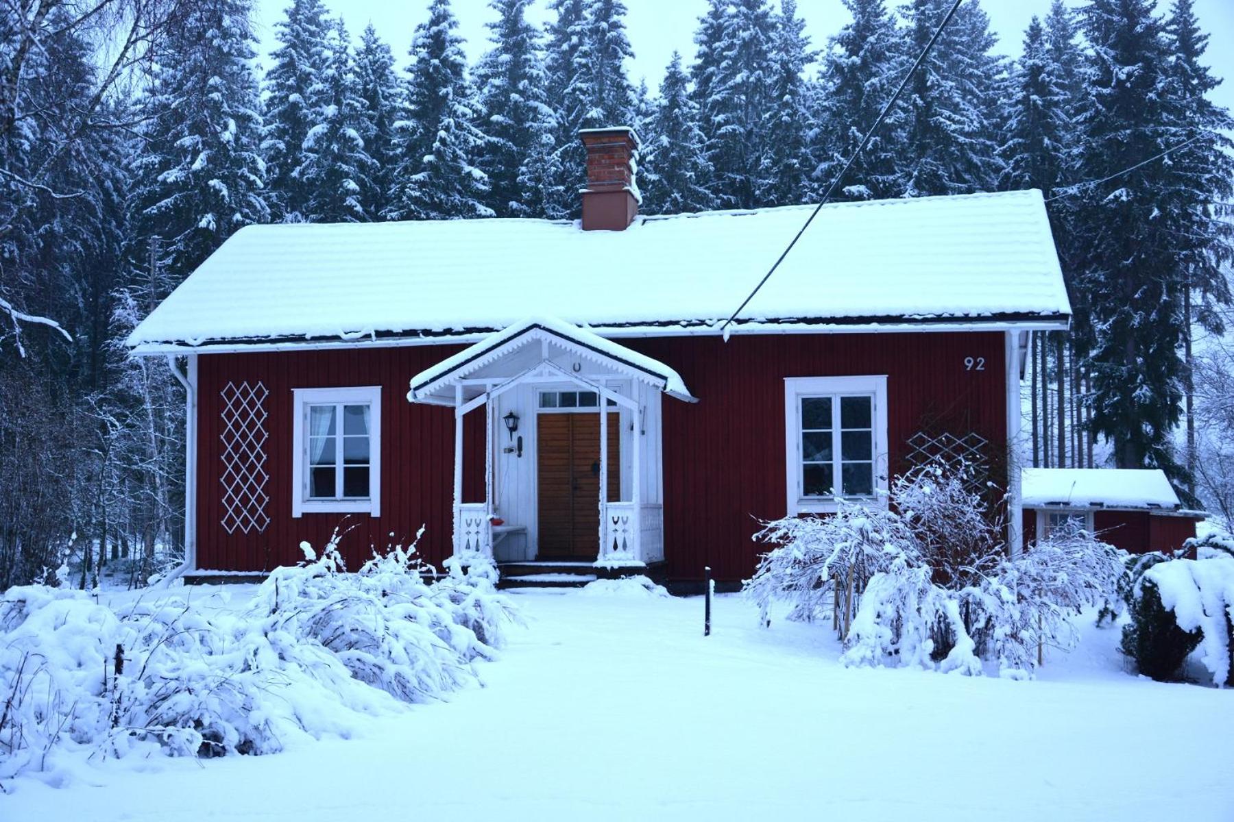 Two-Bedroom House - Photo 31