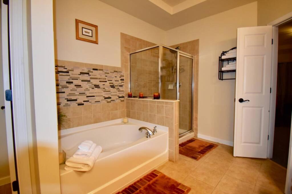 Three-Bedroom Apartment photo 3