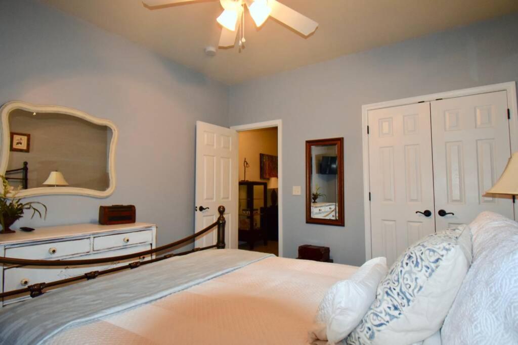 Three-Bedroom Apartment photo 2