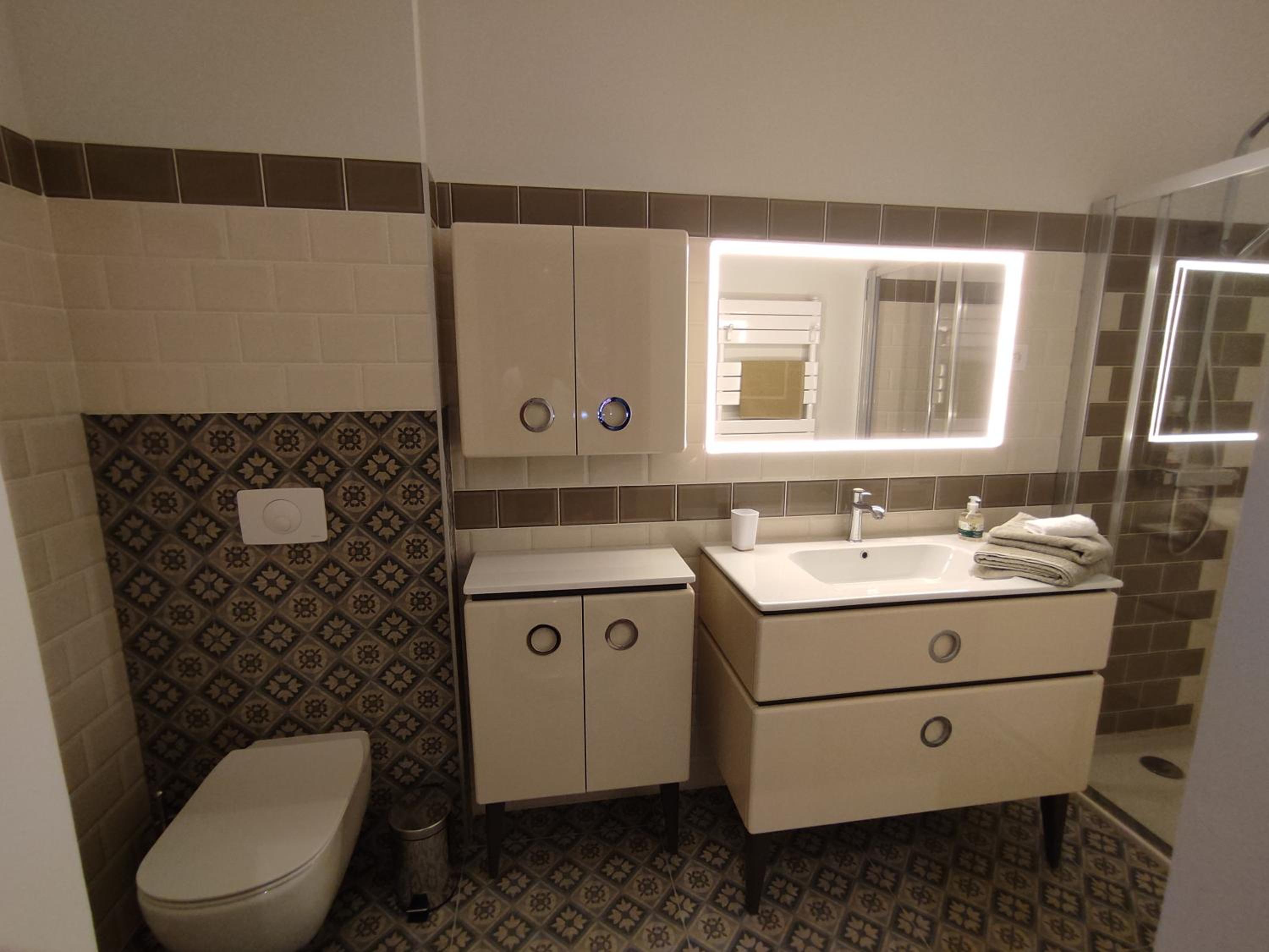 Double Room with Private Bathroom photo 2