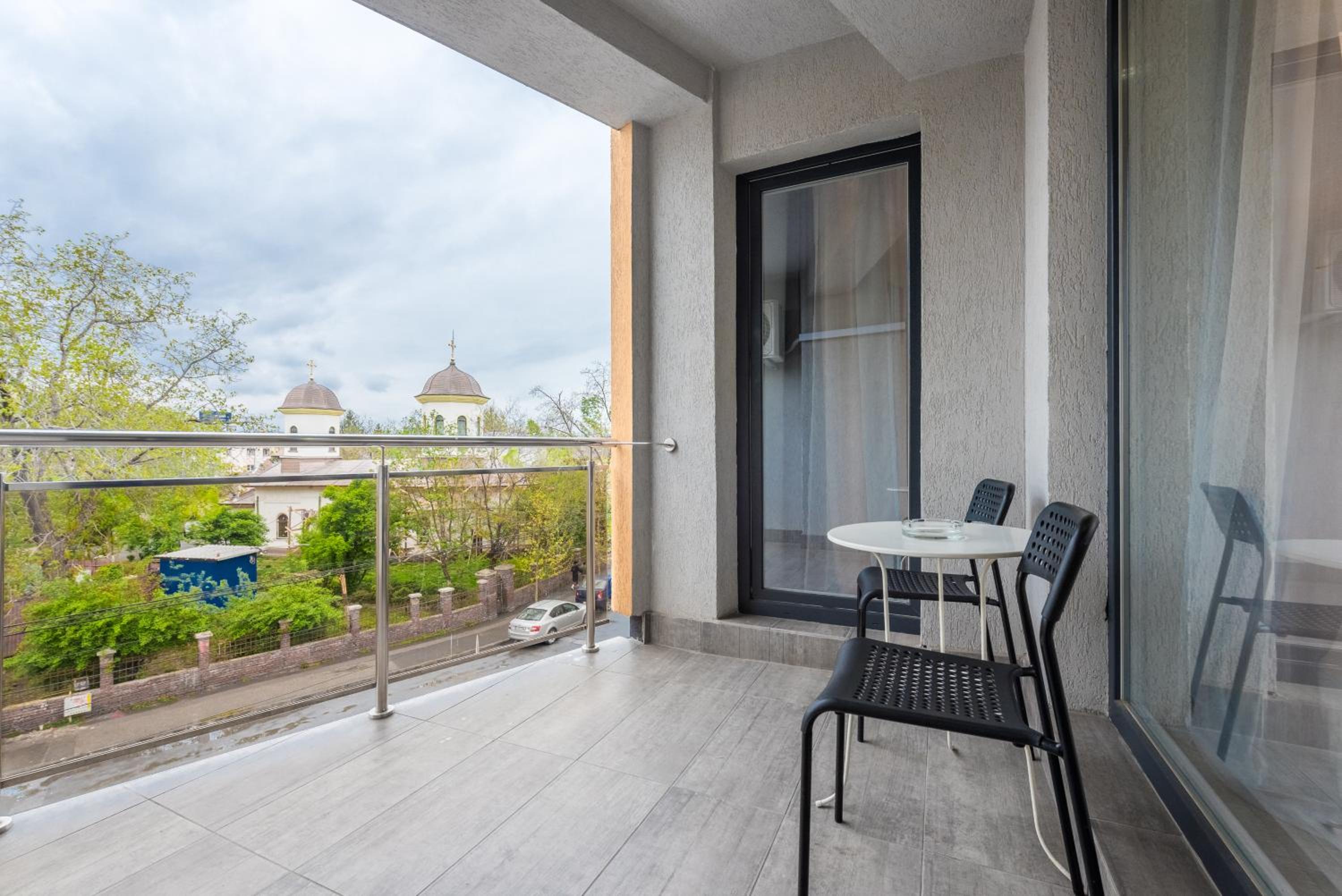 One-Bedroom Apartment with Terrace - Photo 12