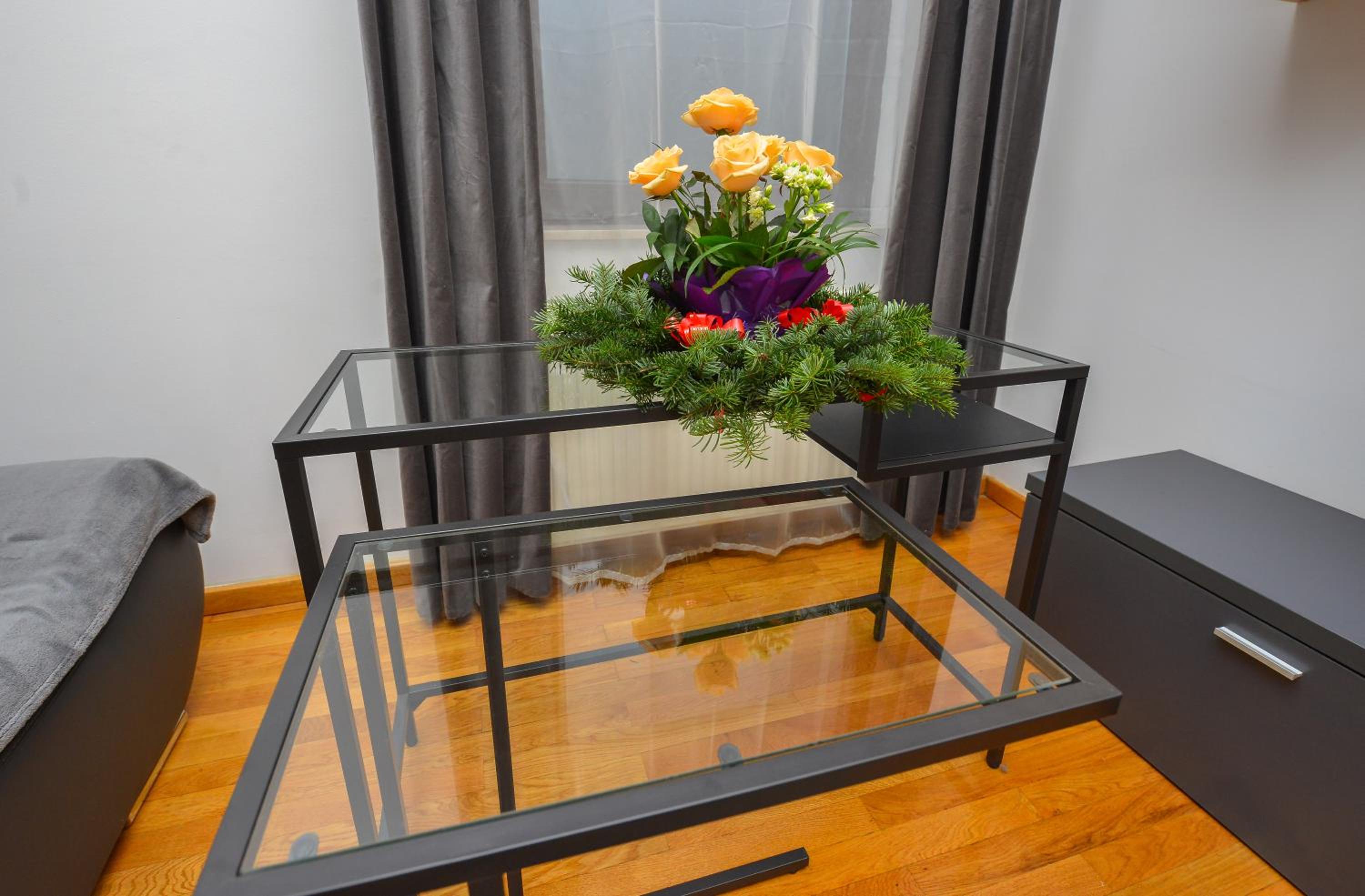 One-Bedroom Apartment with Terrace - Photo 24