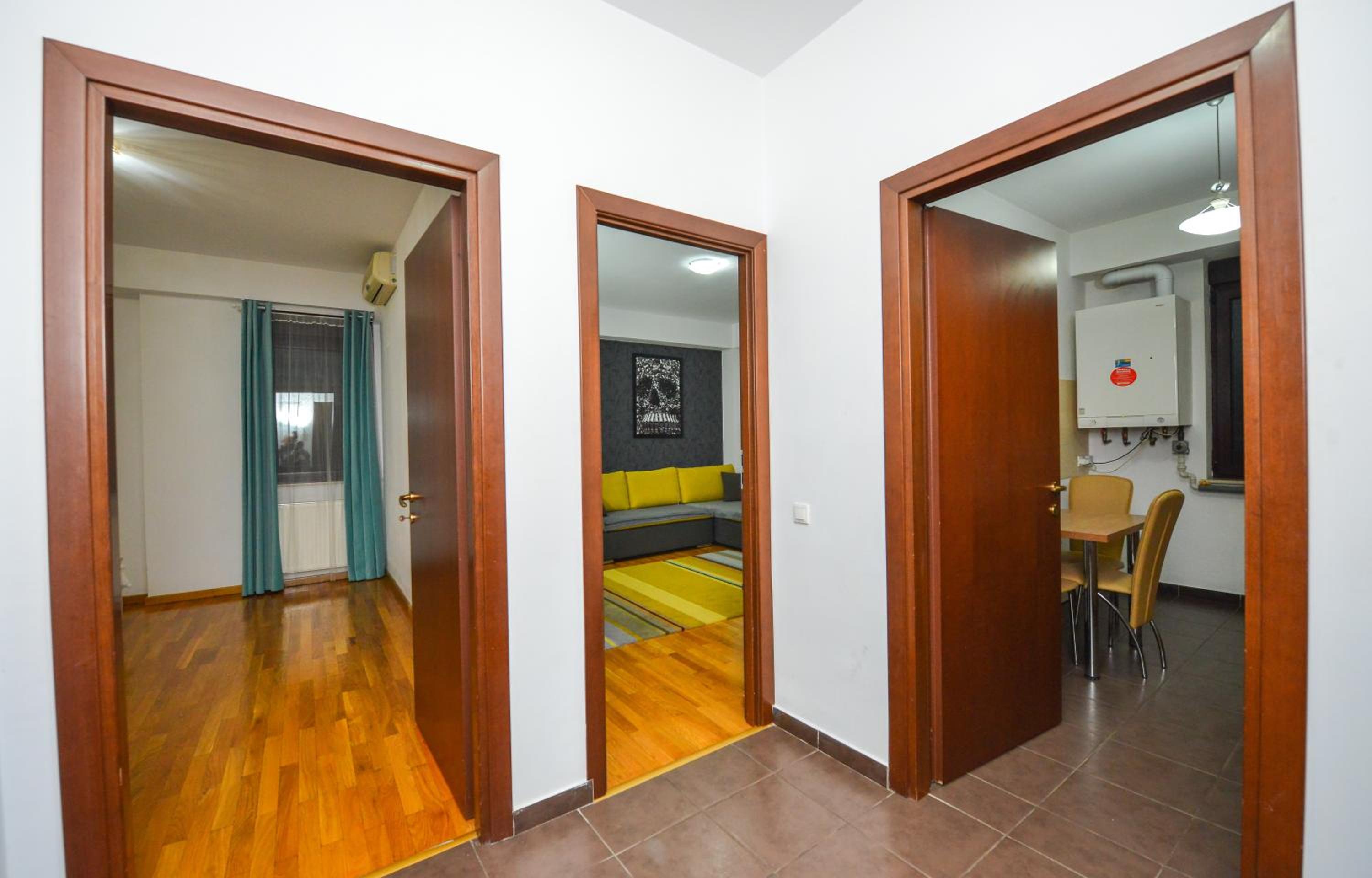 One-Bedroom Apartment with Terrace - Photo 31