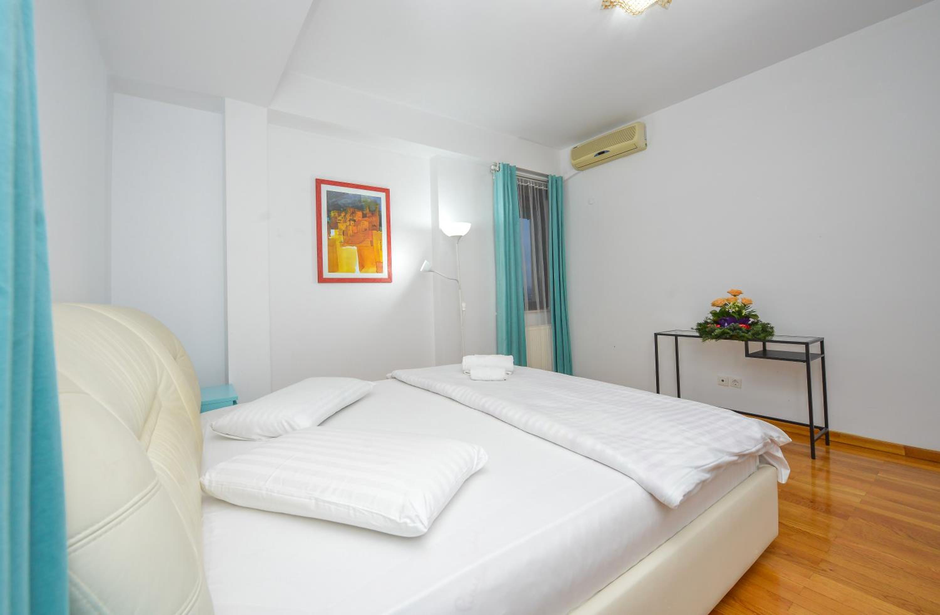 One-Bedroom Apartment with Terrace - Photo 36