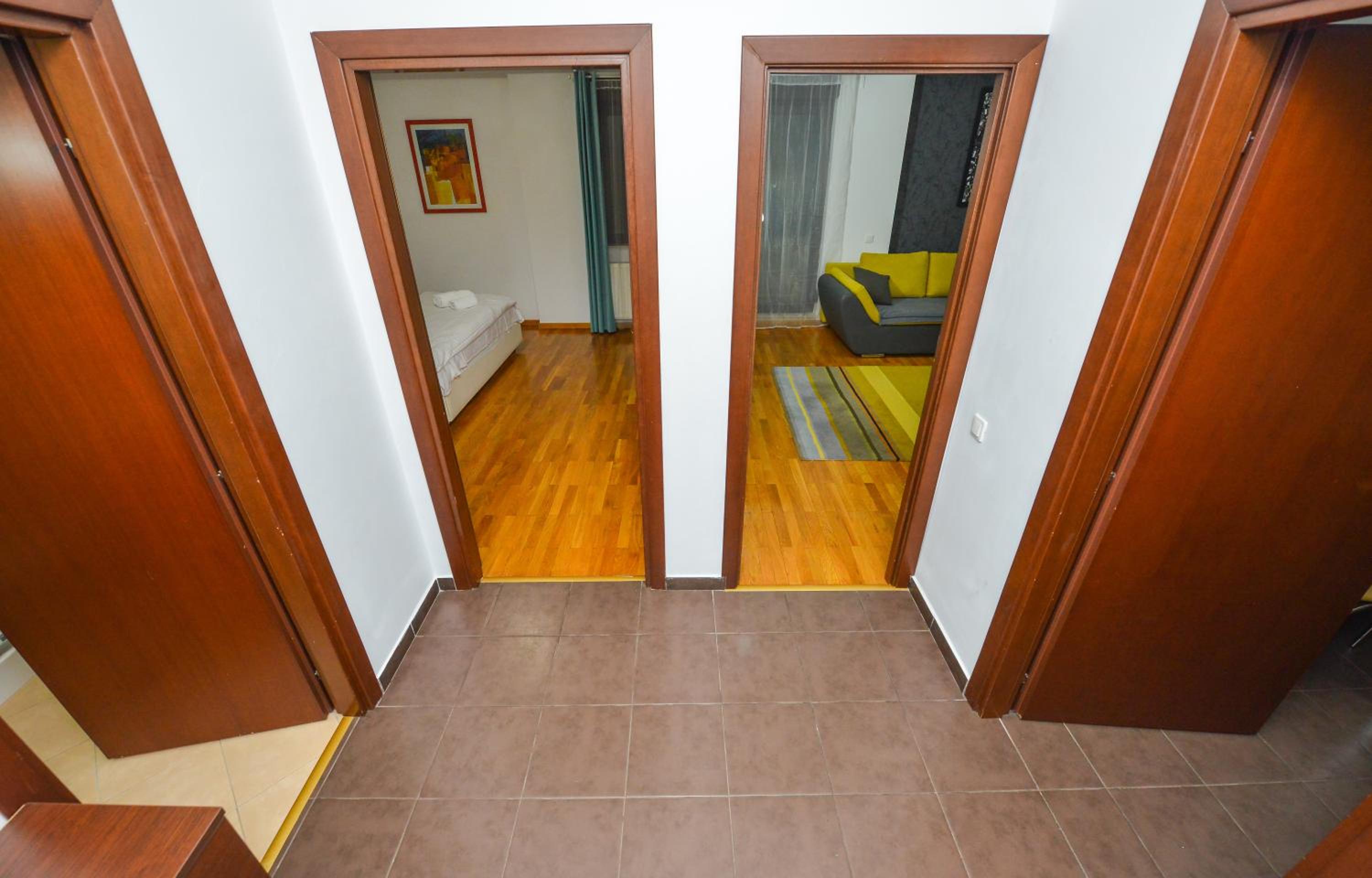 One-Bedroom Apartment with Terrace - Photo 38