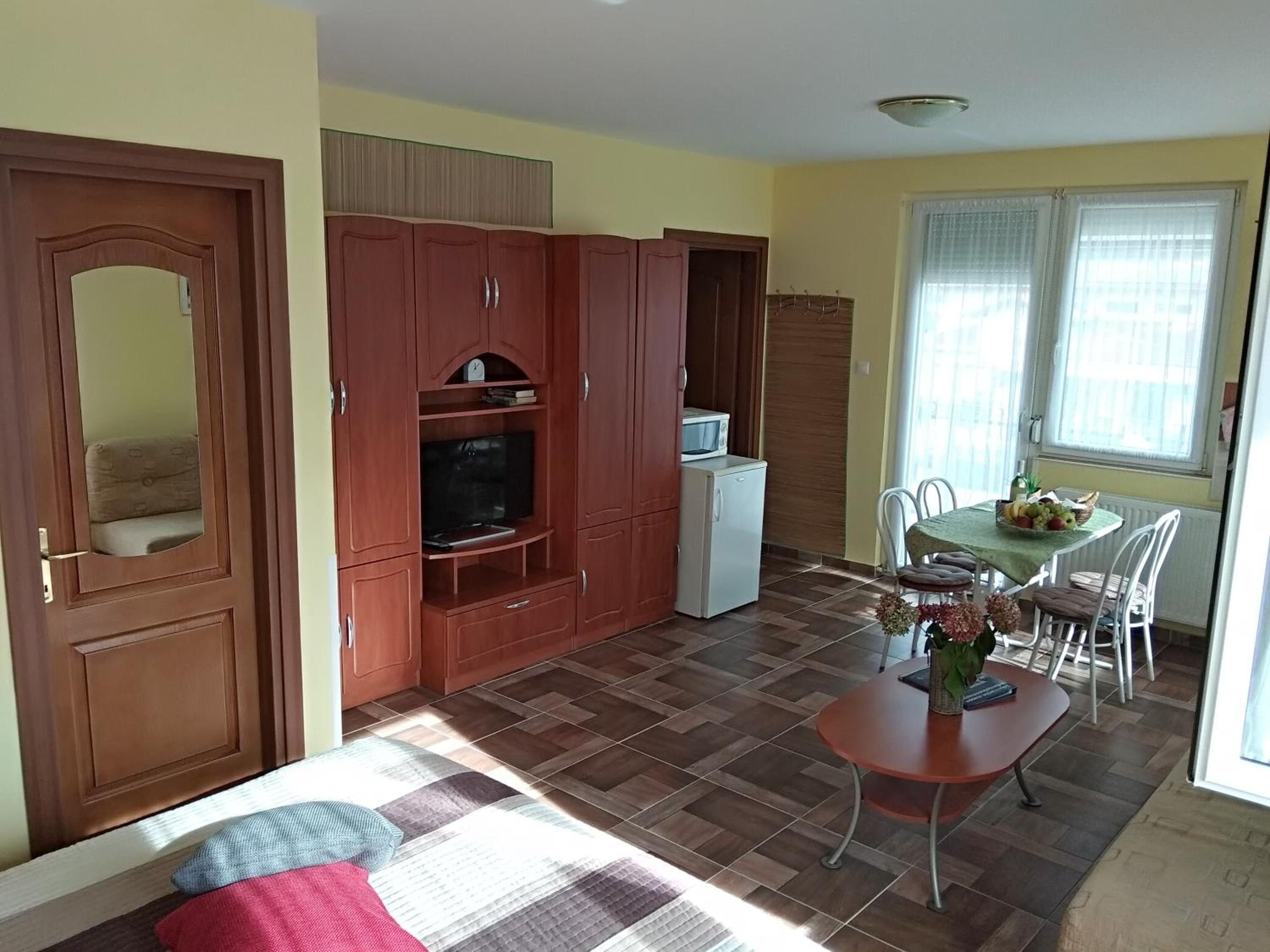 Deluxe Apartment photo 2