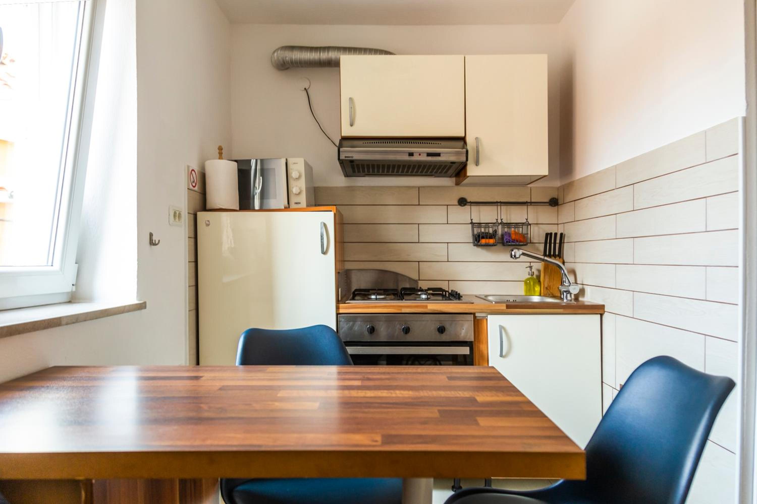 Apartment photo 2