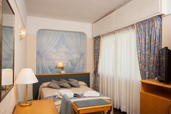 Small Double Room photo 1