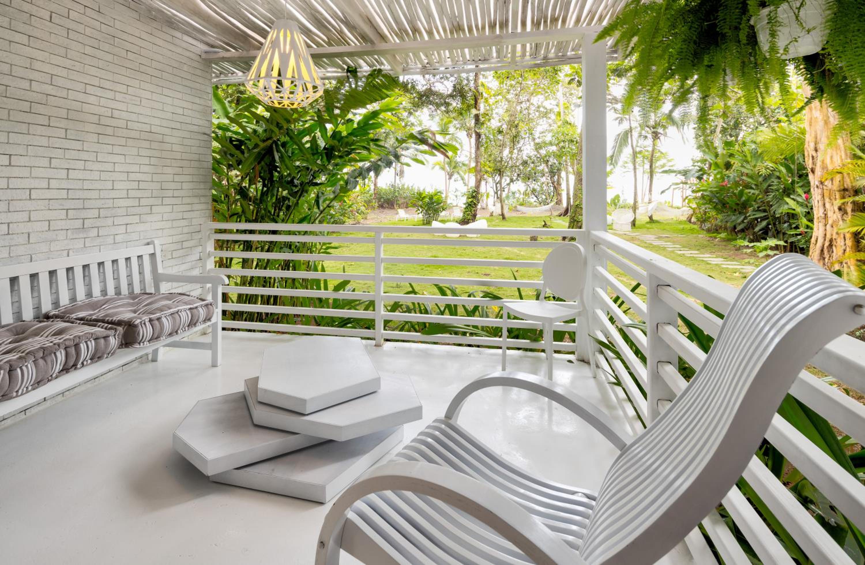 Ocean Front Suite - Photo 2