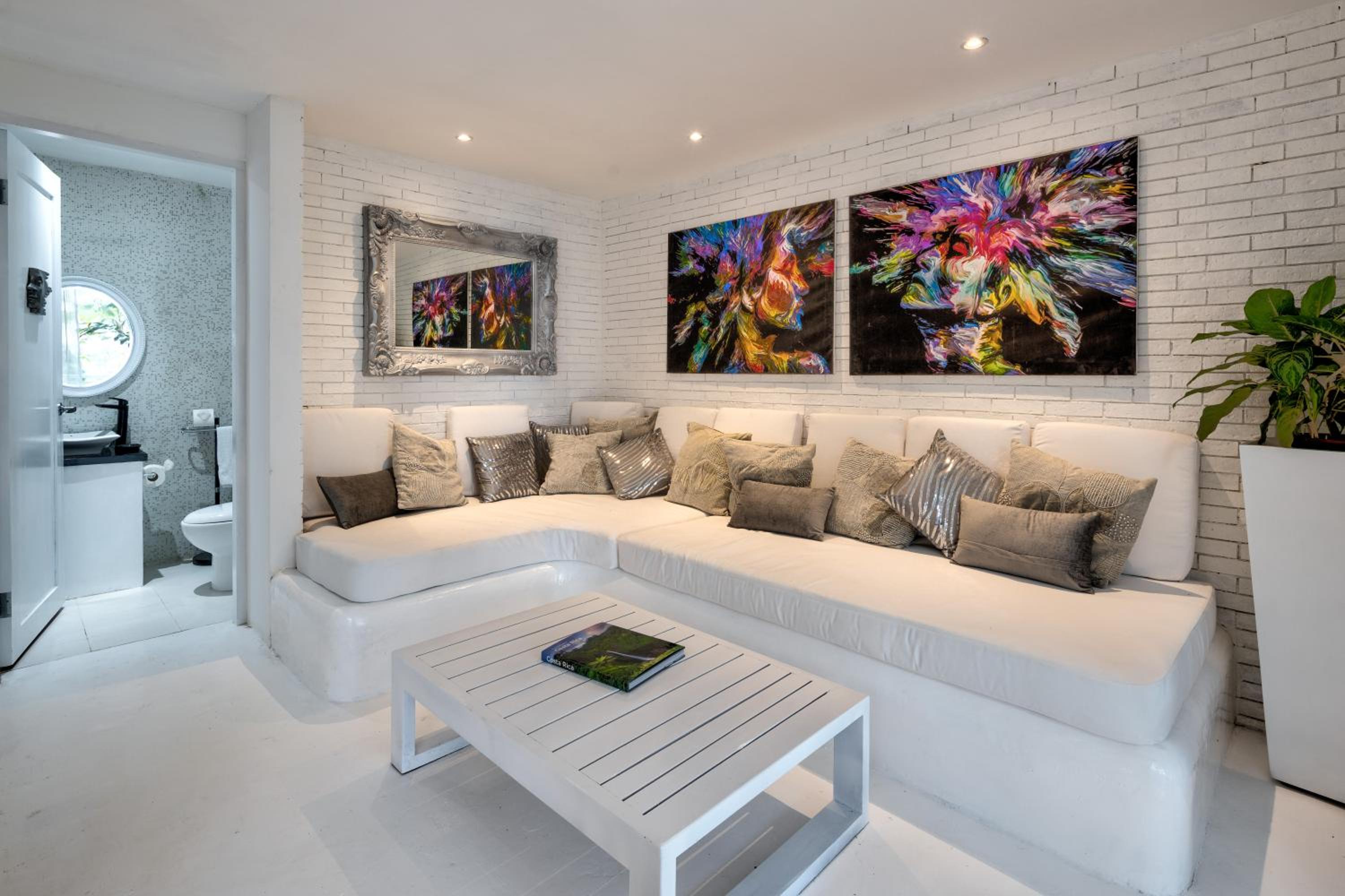 Ocean Front Suite - Photo 6