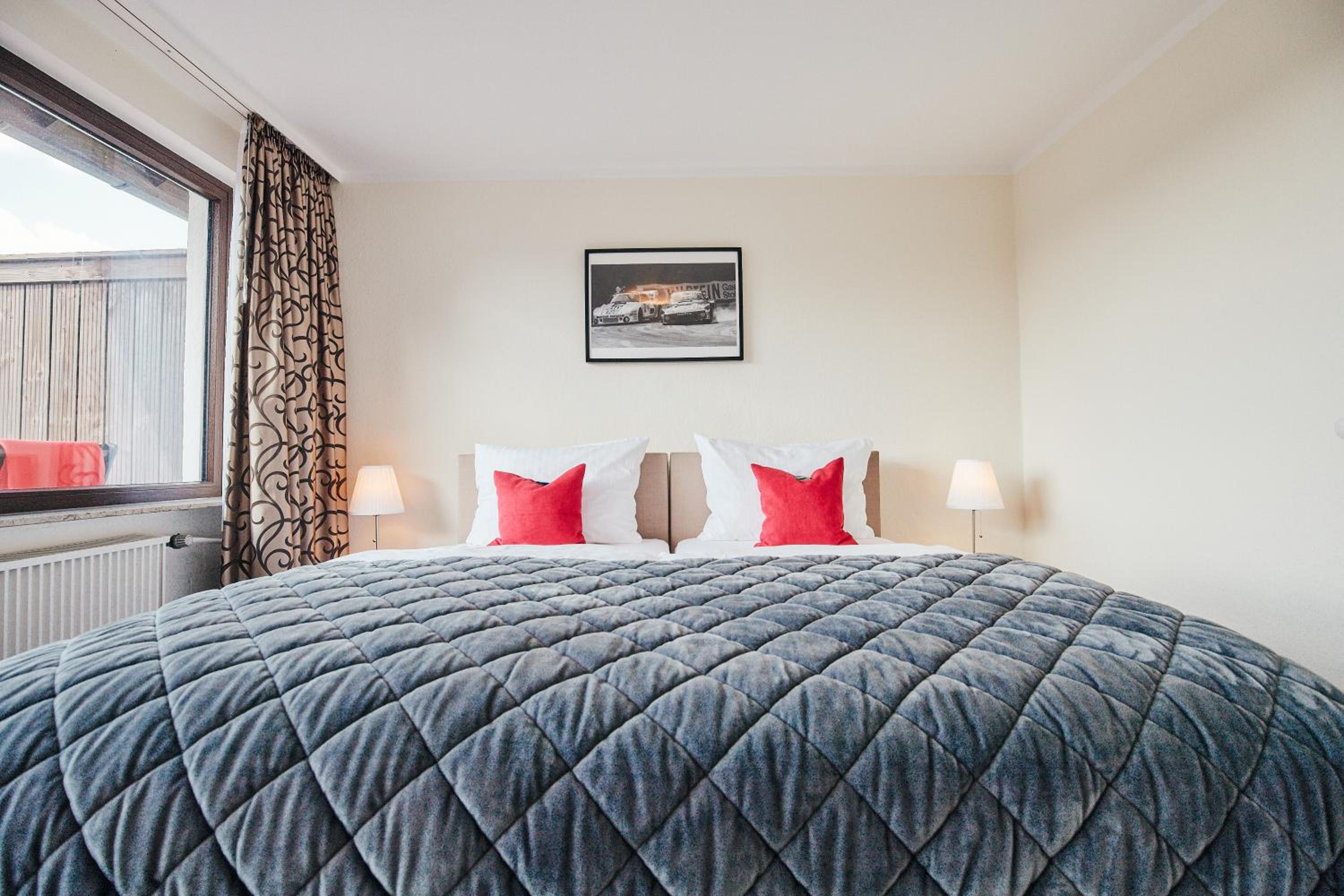 Deluxe Double Room with Balcony - Photo 2