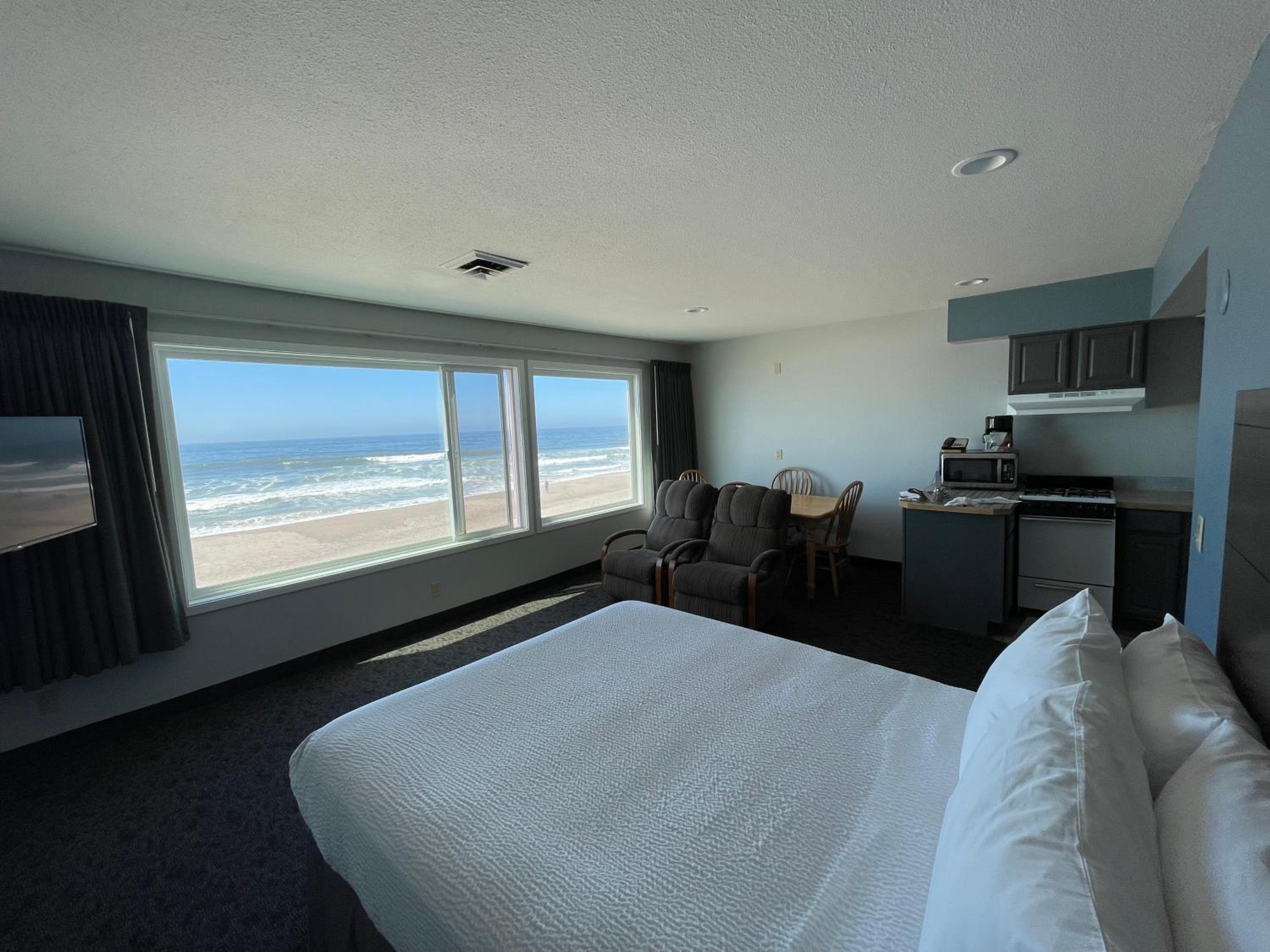 Queen Room with Two Queen Beds - Second Floor