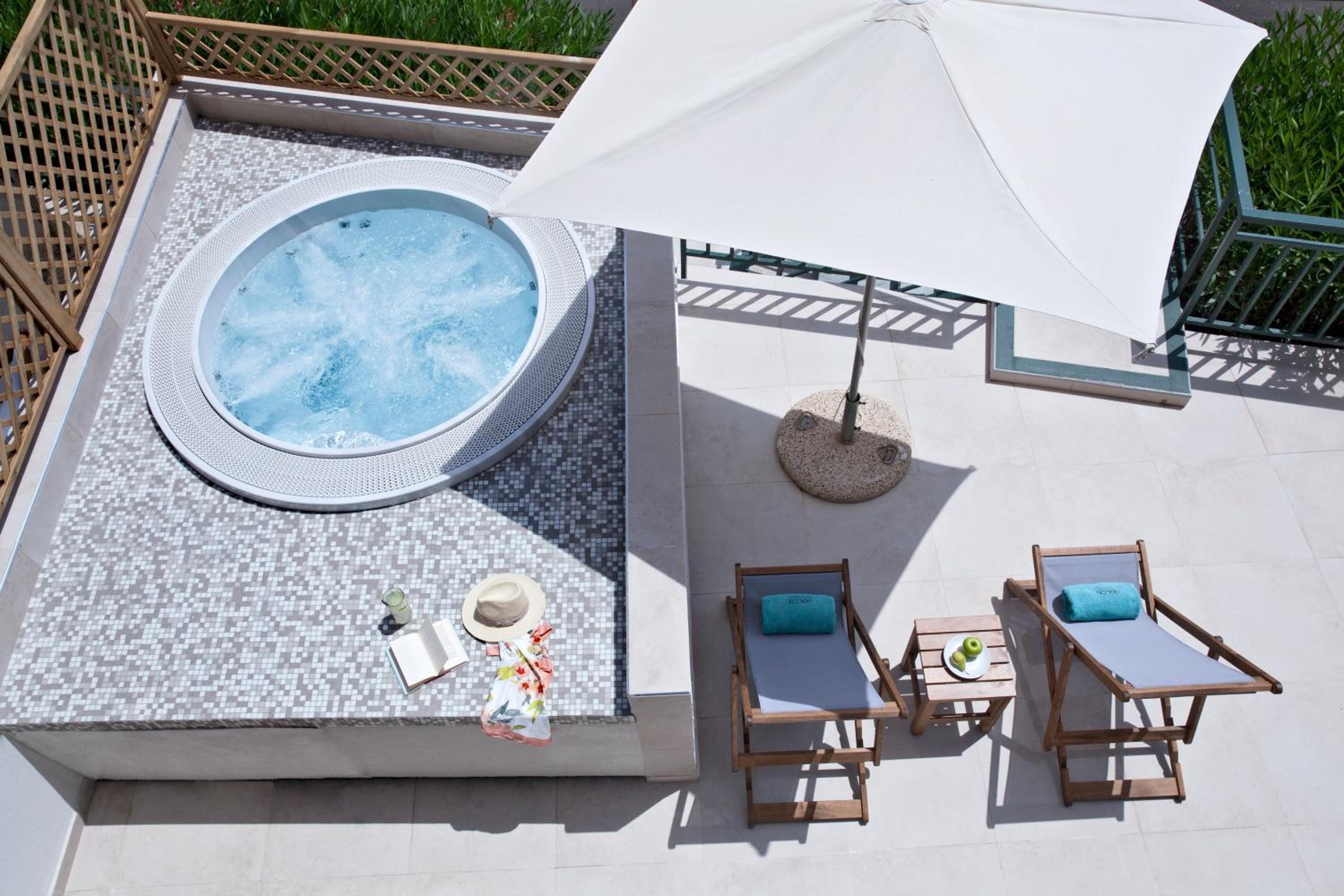 Executive Maisonette Sea View with Hot Tub thumbnail 6