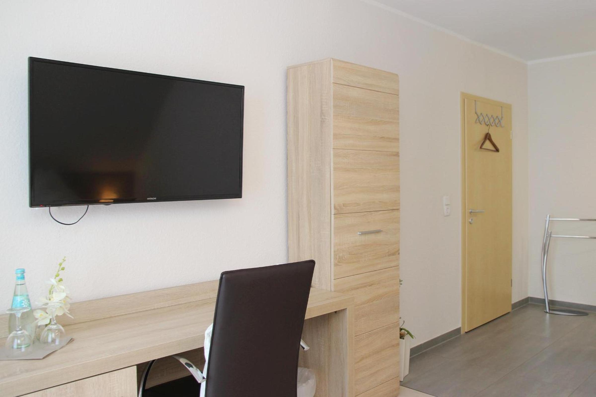 Double Room with Balcony and Lake View photo 2