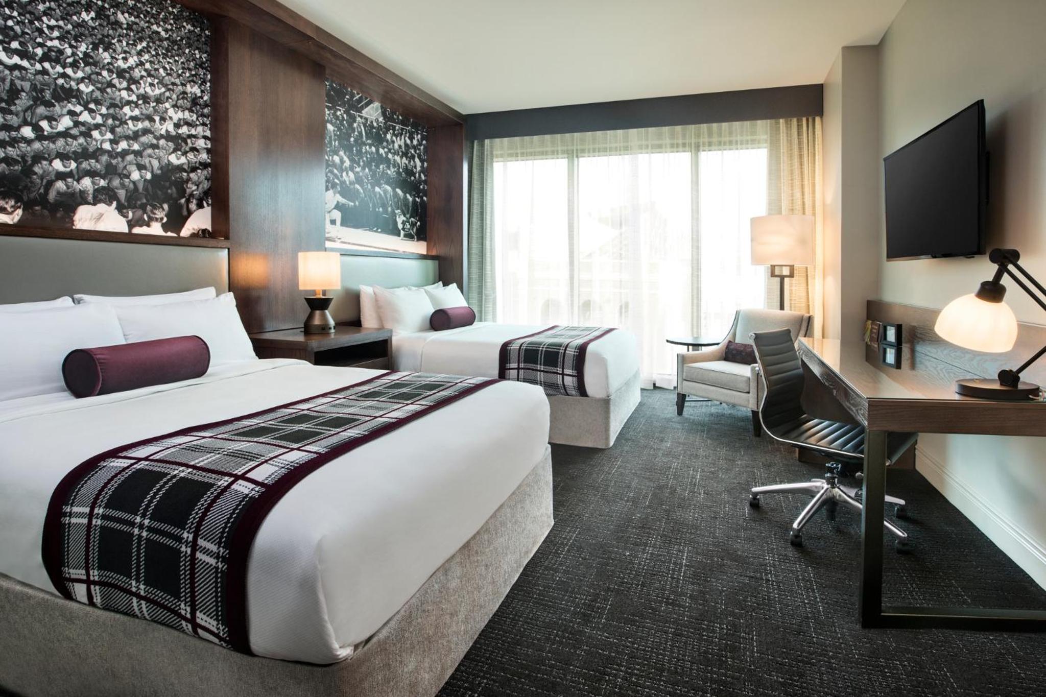 Deluxe Queen Room with Two Queen Beds