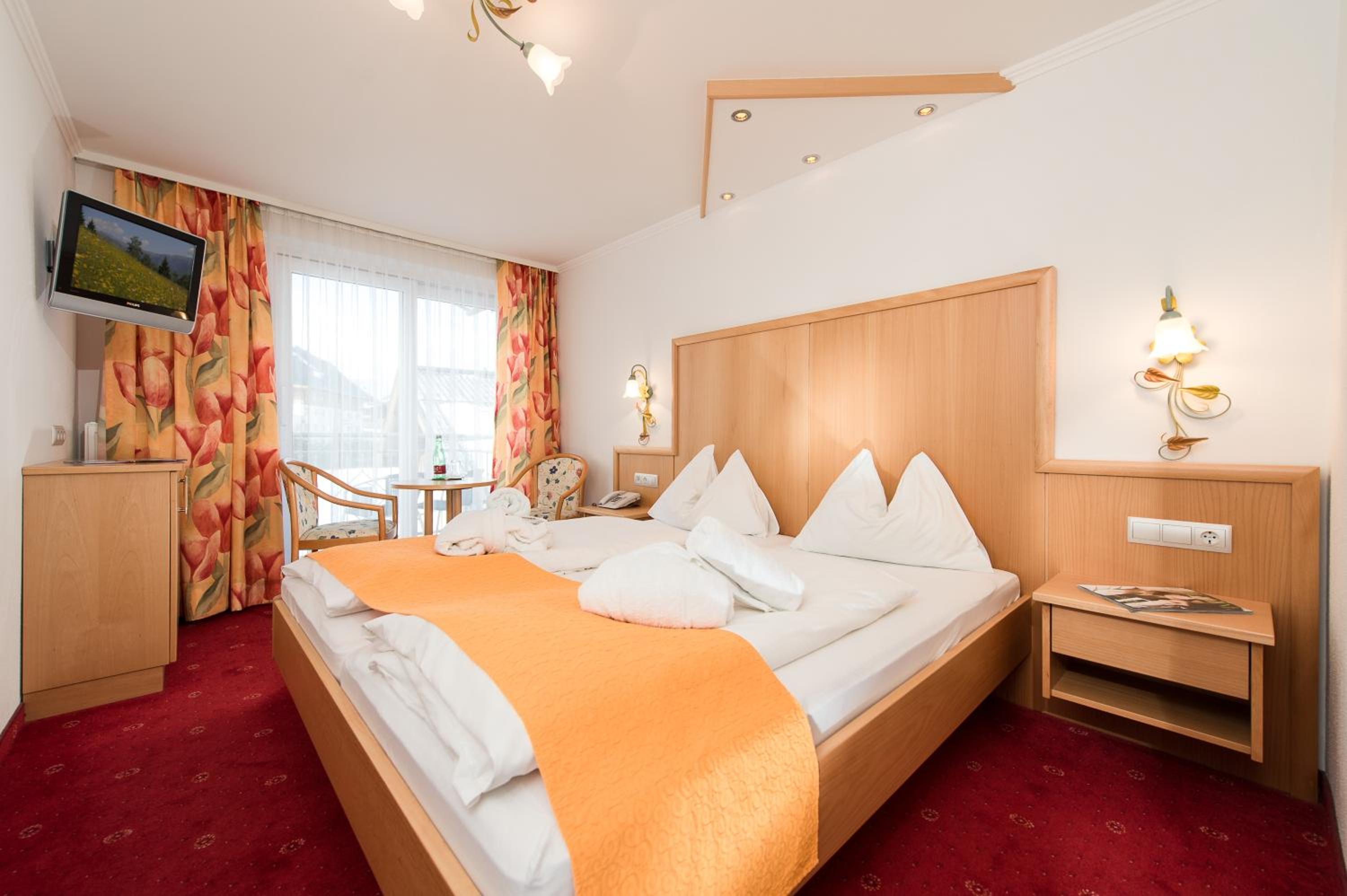Double Room with Balcony - Photo 1