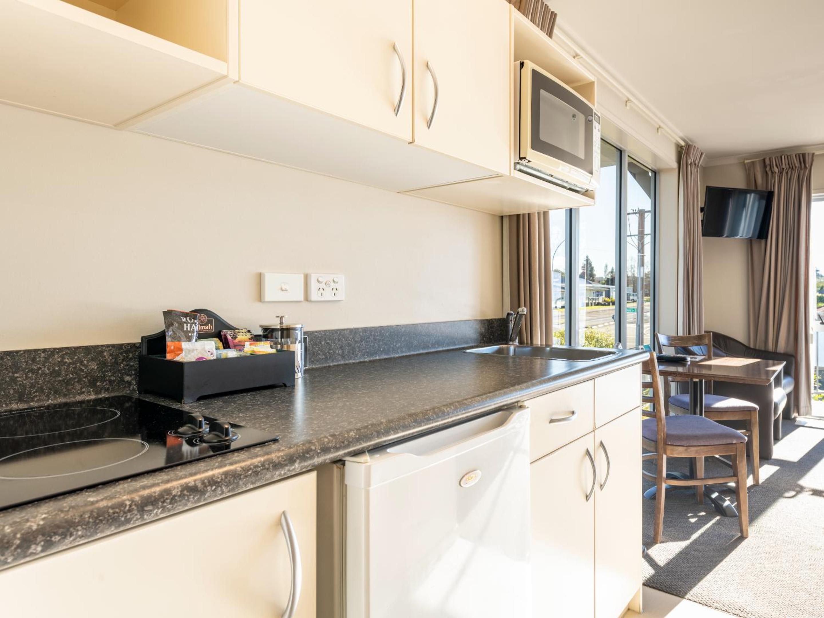 One-Bedroom Apartment - Photo 9