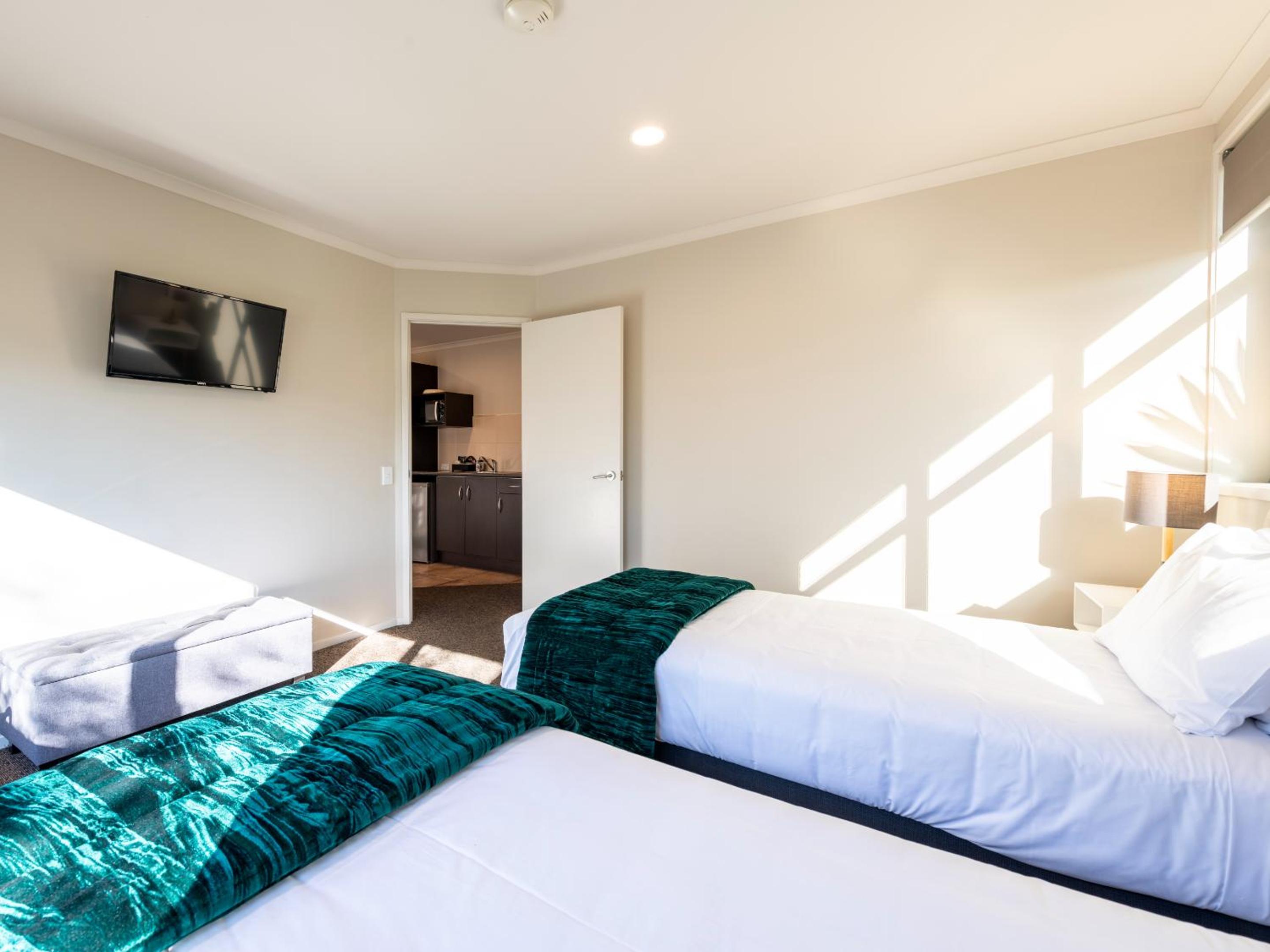 Luxury Two-Bedroom Suite - Photo 4