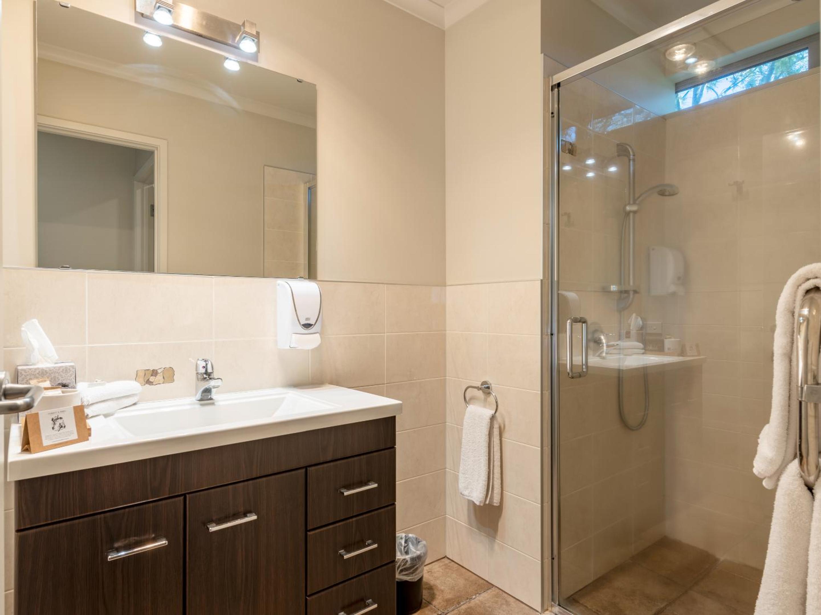 Luxury Two-Bedroom Suite - Photo 5