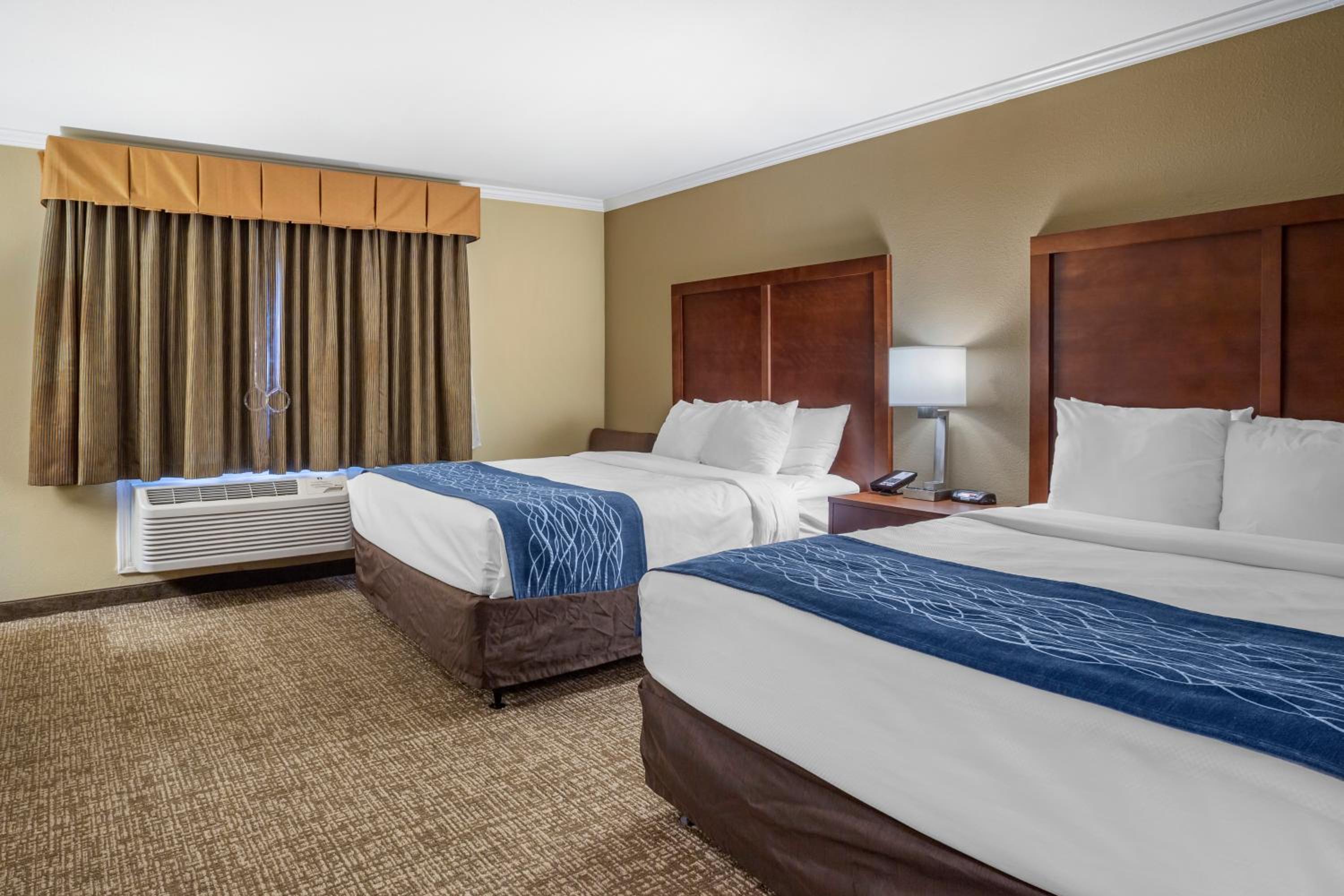 Queen Room with Two Queen Beds Upgrade -  Accessible/Non Smoking - Photo 3