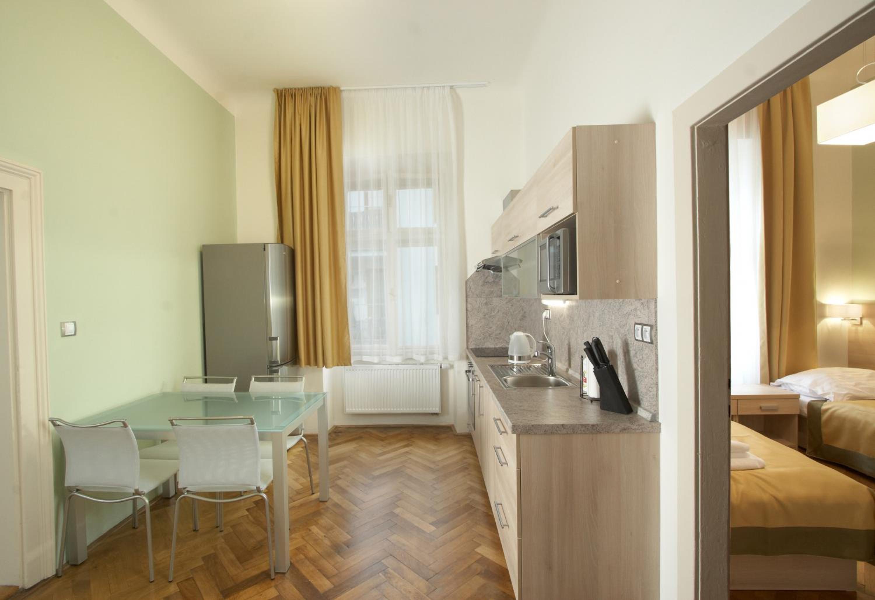 Family Apartment - Photo 6