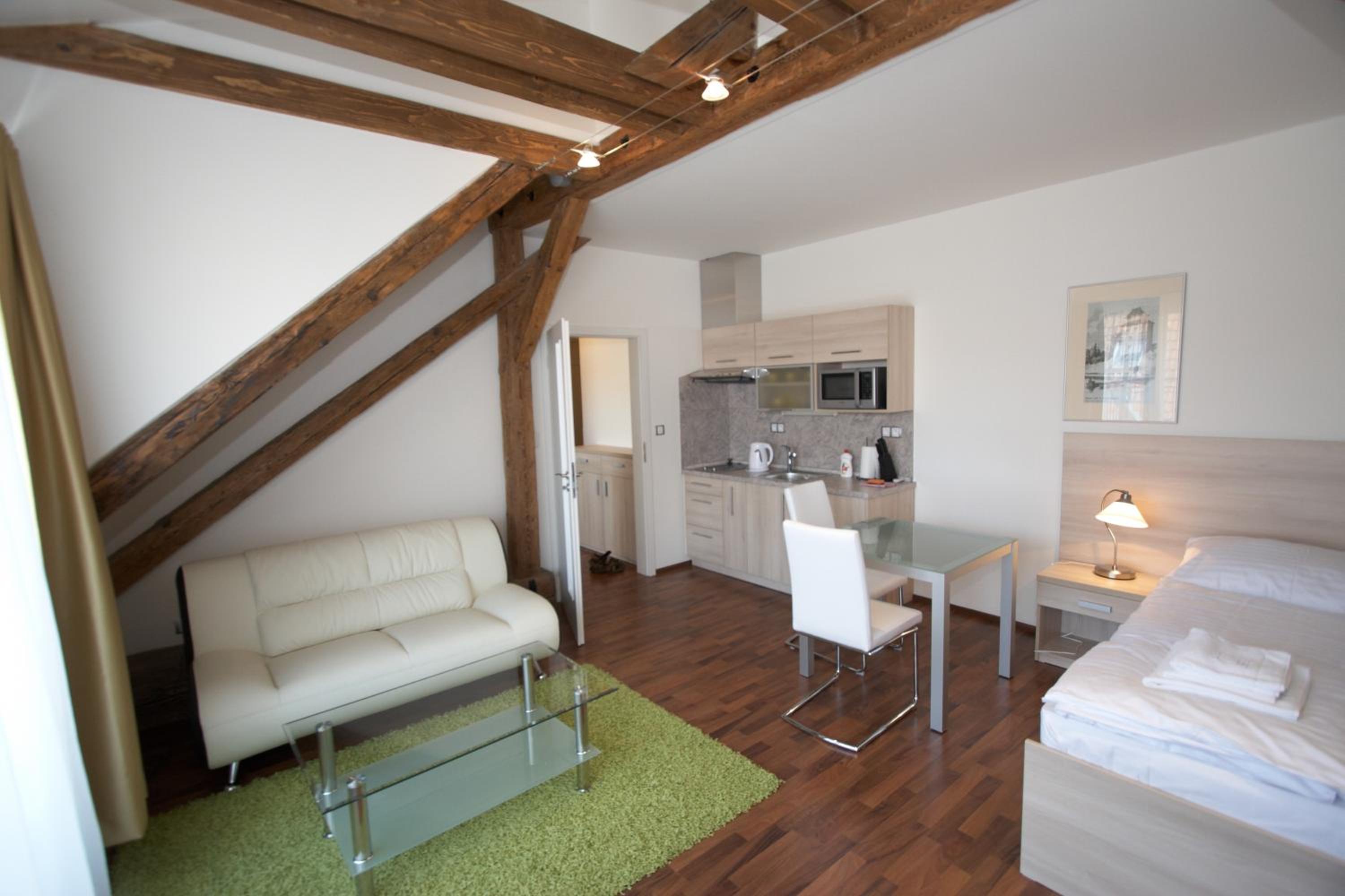 One-Bedroom Apartment - Photo 22