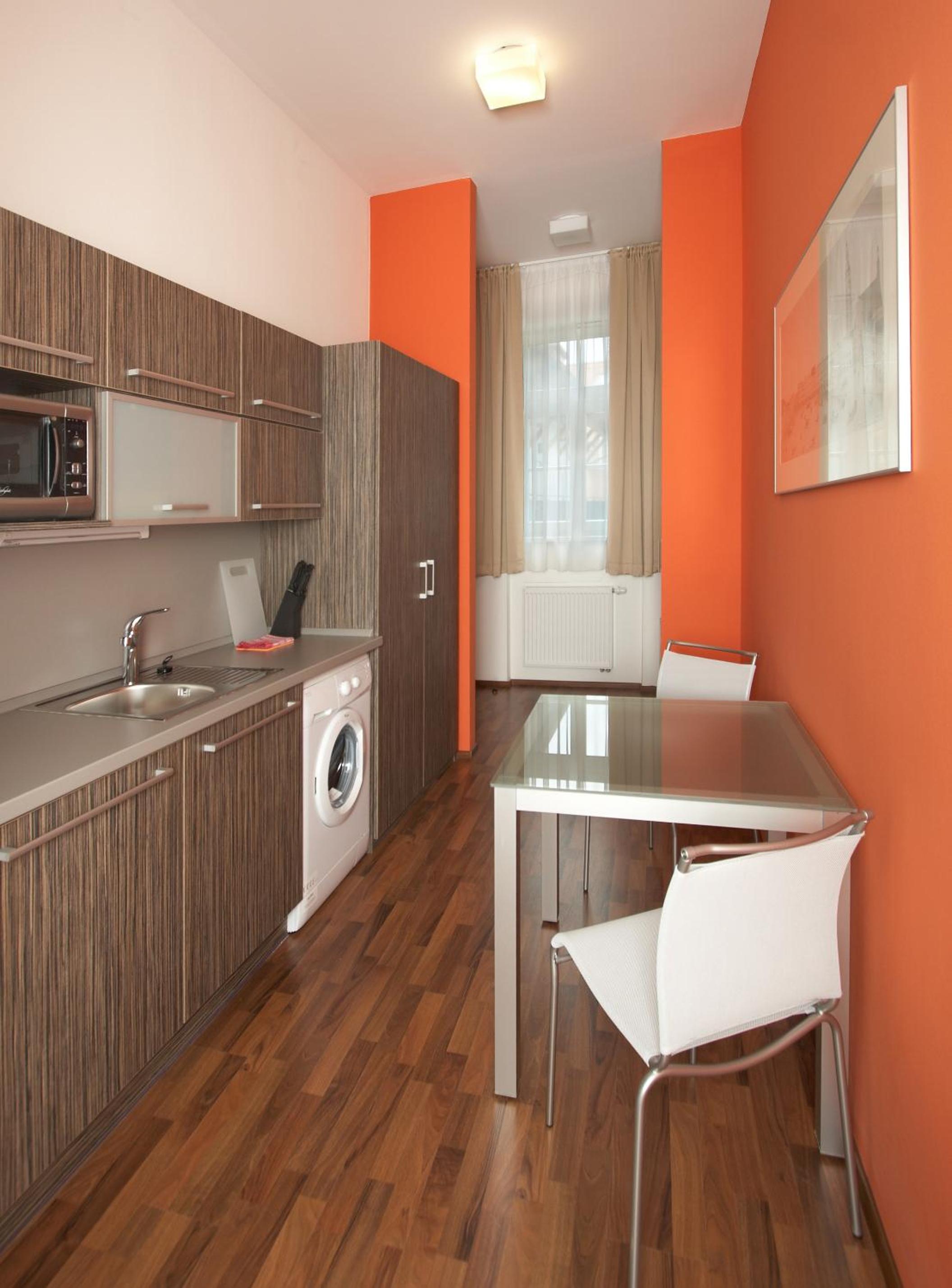 One-Bedroom Apartment - Photo 5