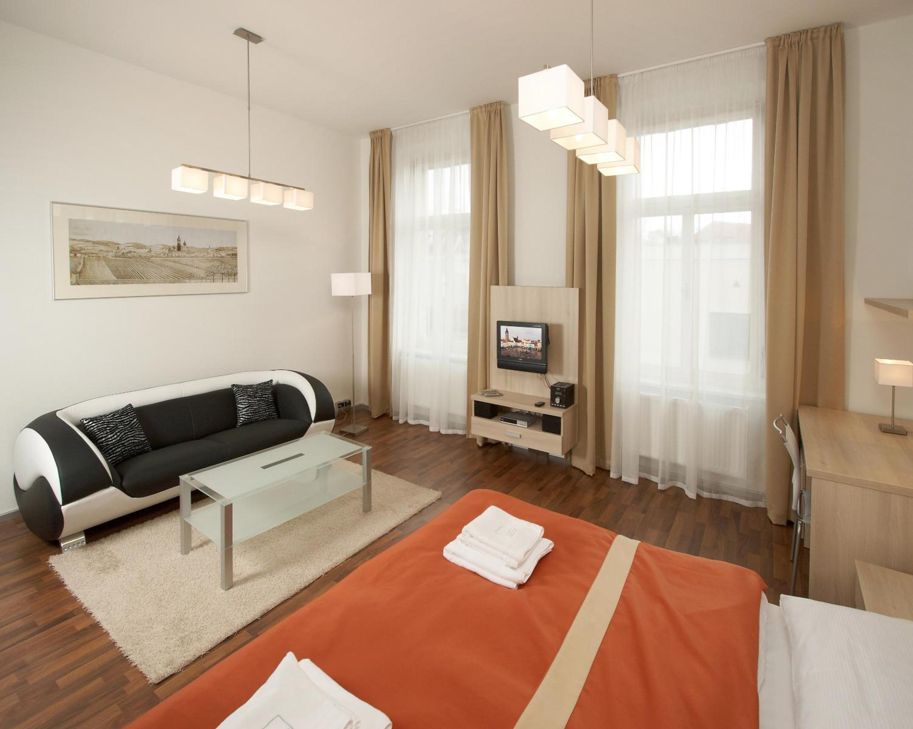 One-Bedroom Apartment - Photo 35