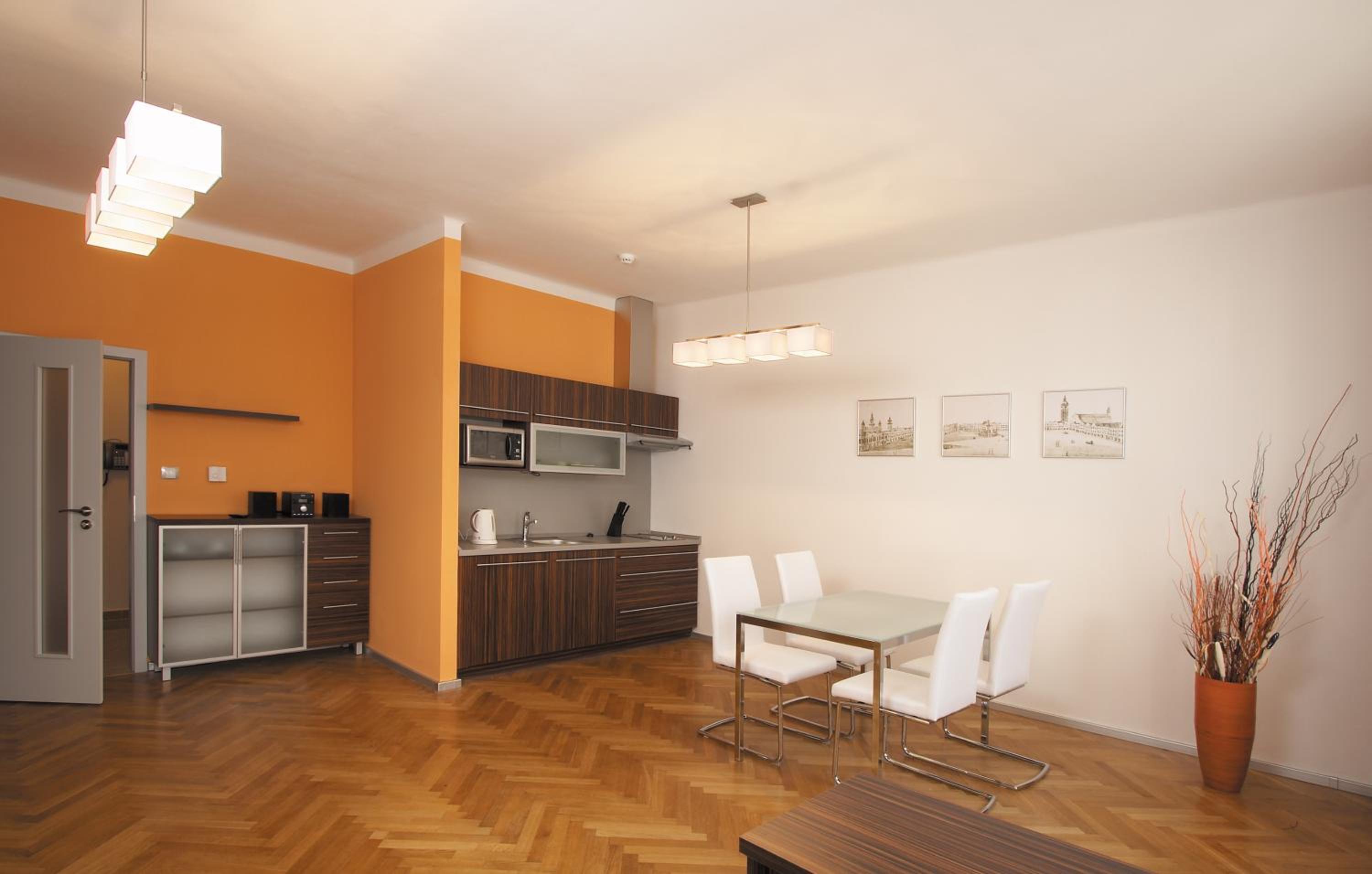 One-Bedroom Apartment - Photo 7