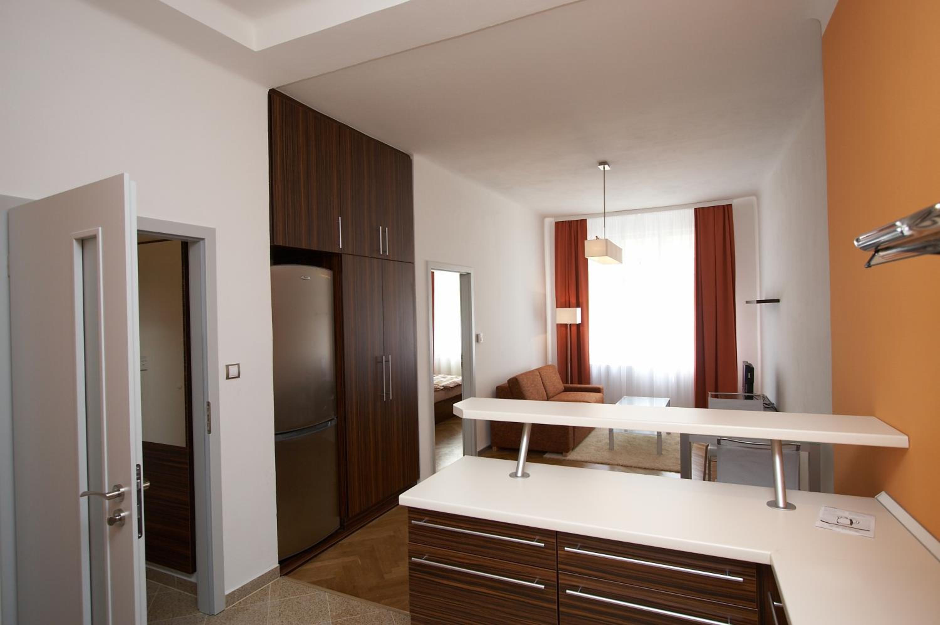 One-Bedroom Apartment - Photo 31