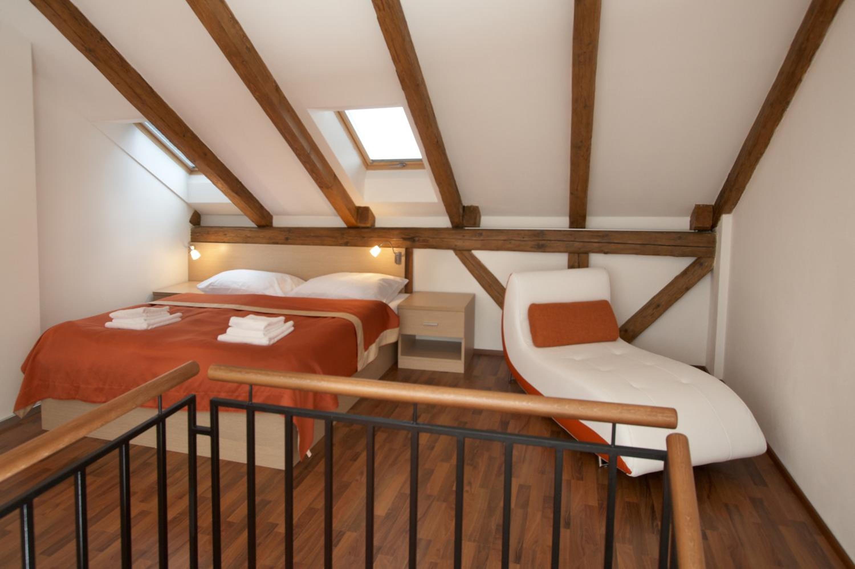 One-Bedroom Apartment - Split Level - Photo 6