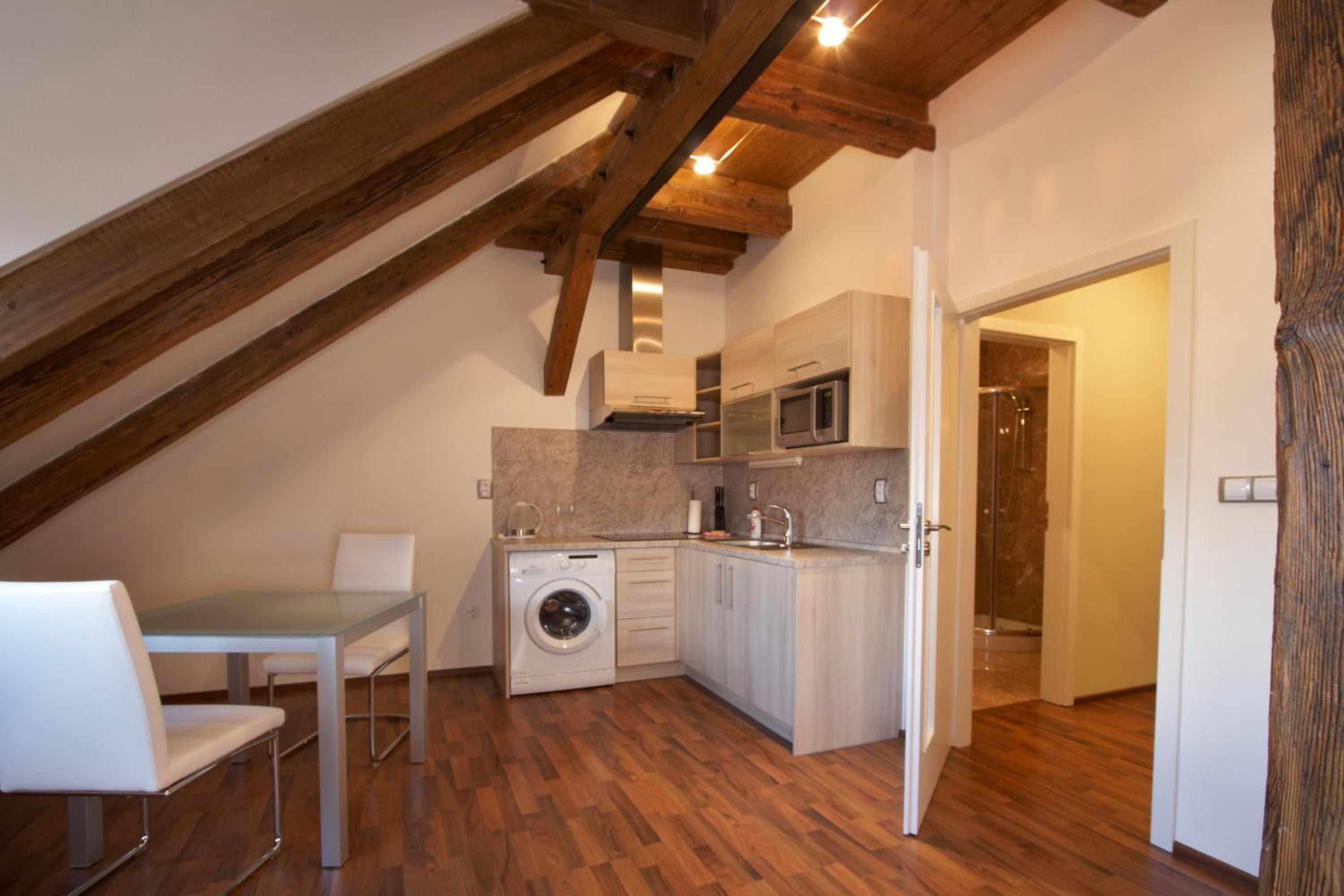 One-Bedroom Apartment - Split Level - Photo 9