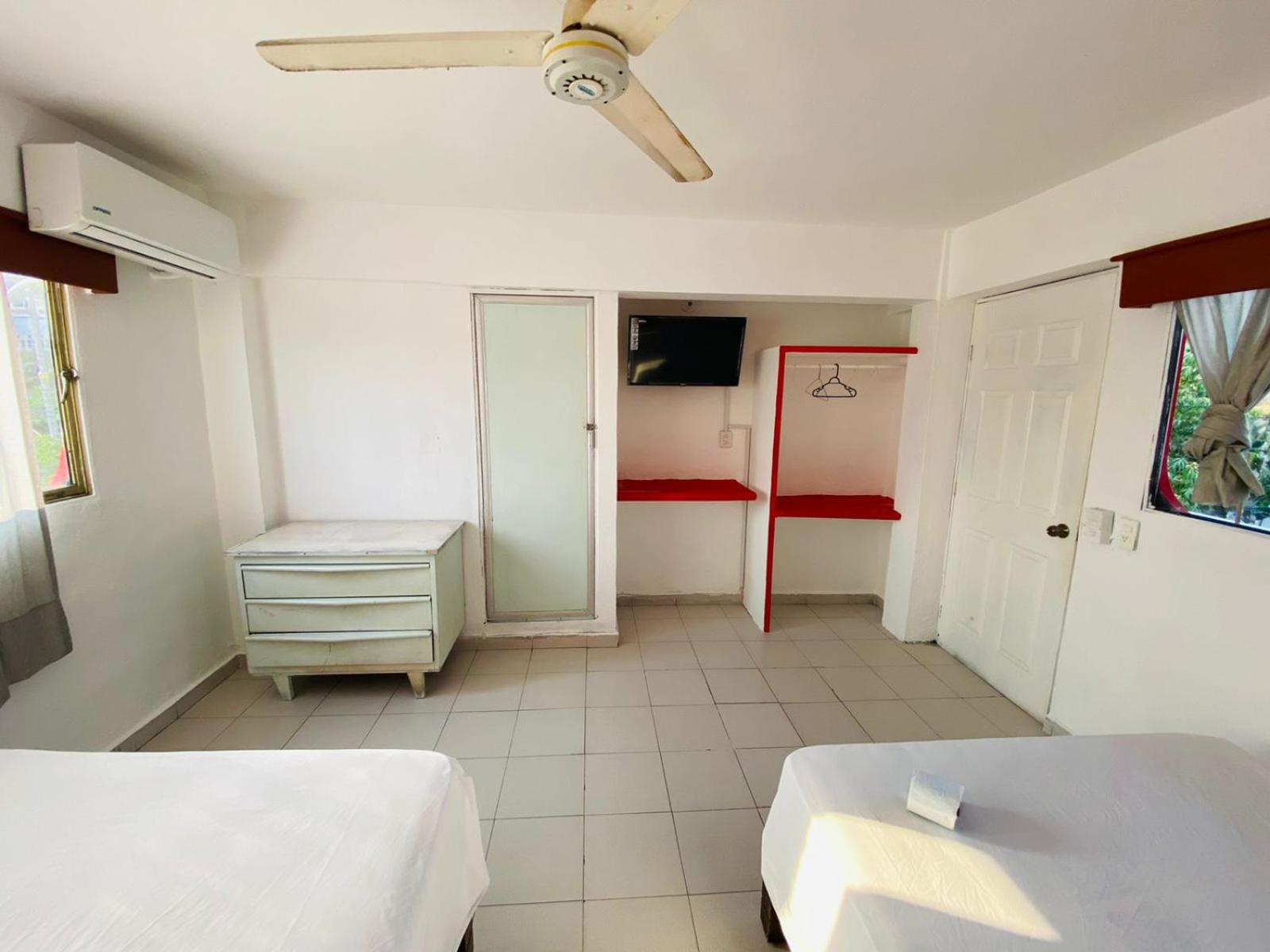 Twin Room - Photo 1