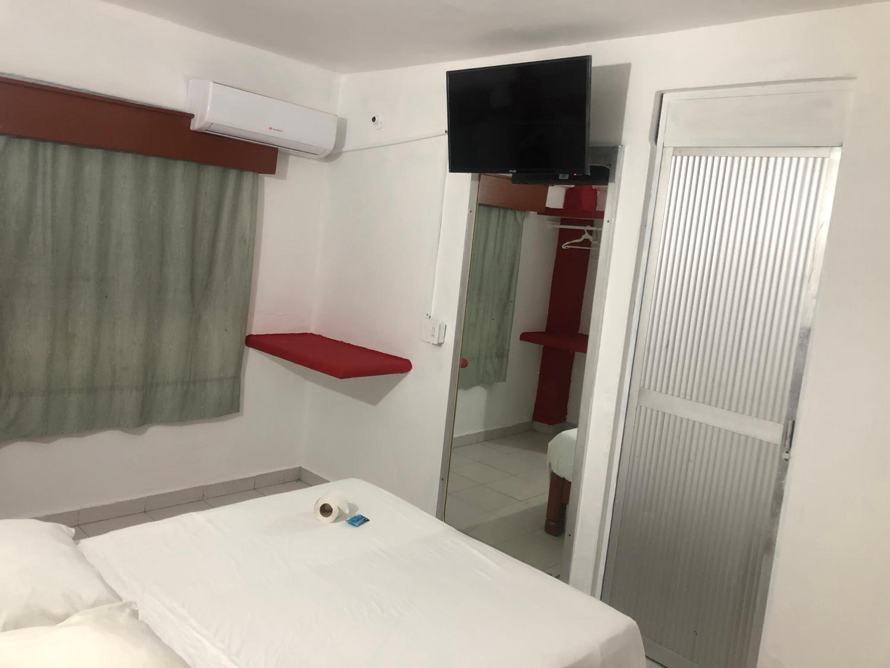Twin Room - Photo 7