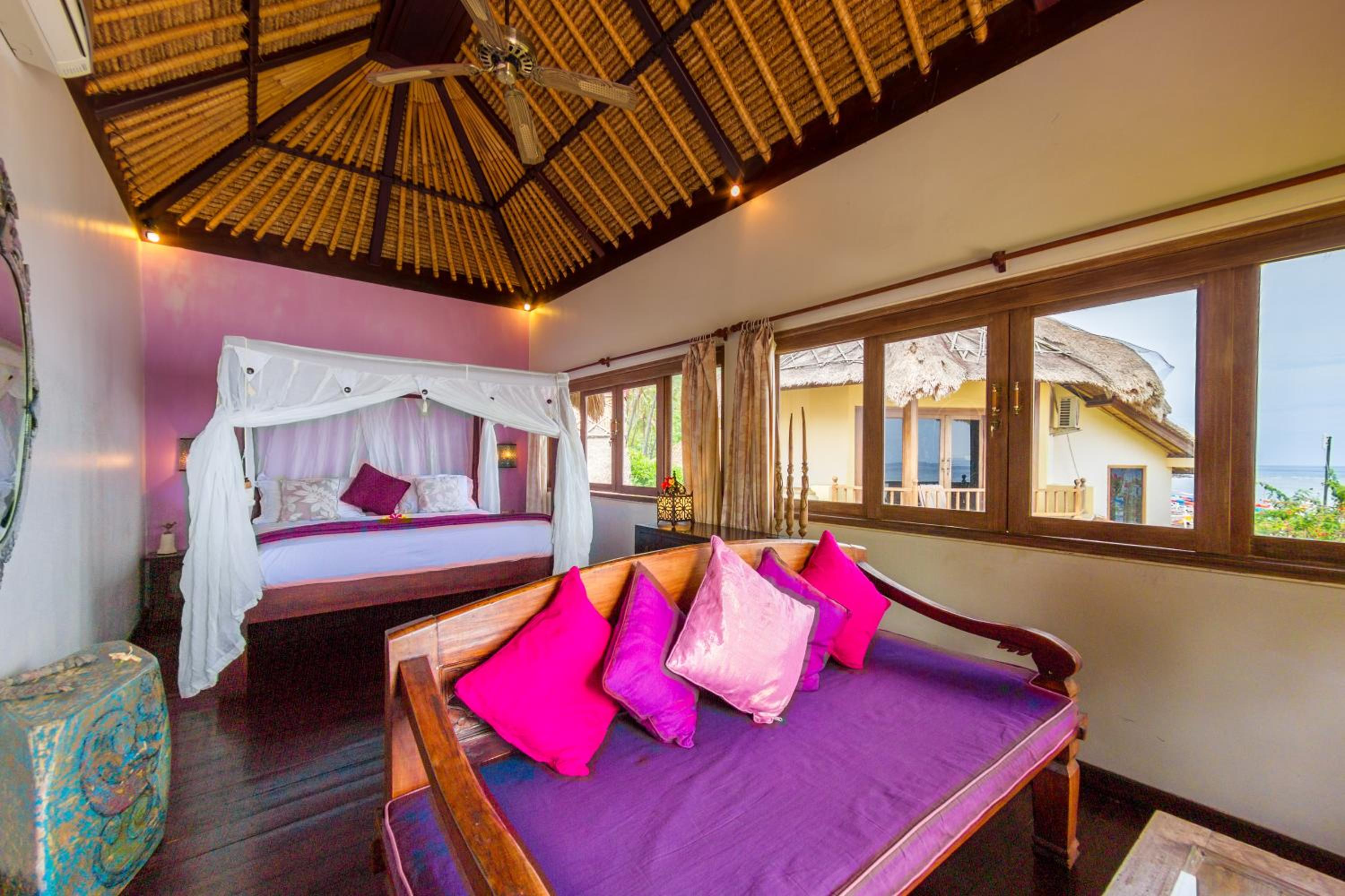 Two-Bedroom Beachfront Villa - Photo 15