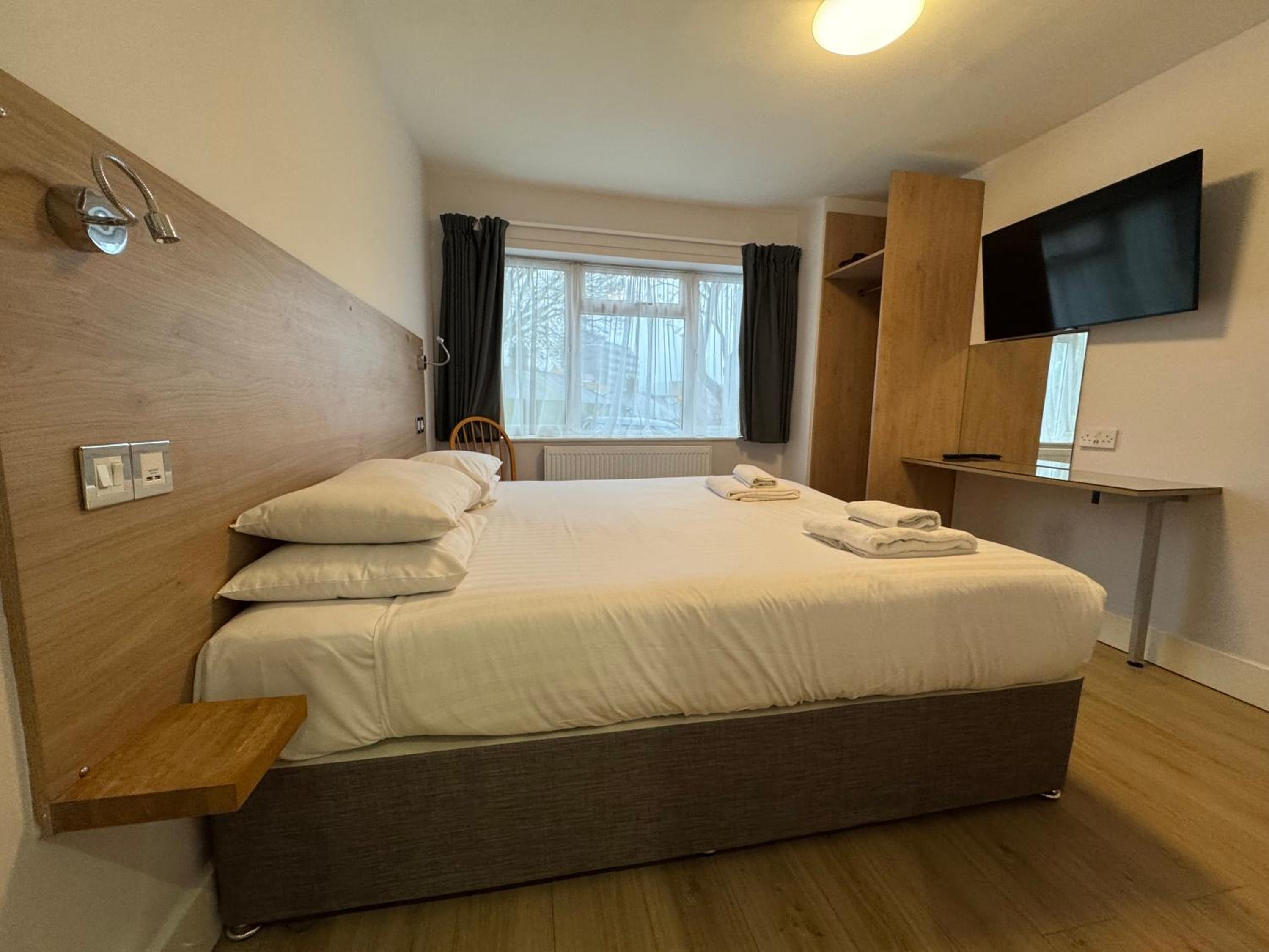 Three-Bedroom Deluxe Apartment