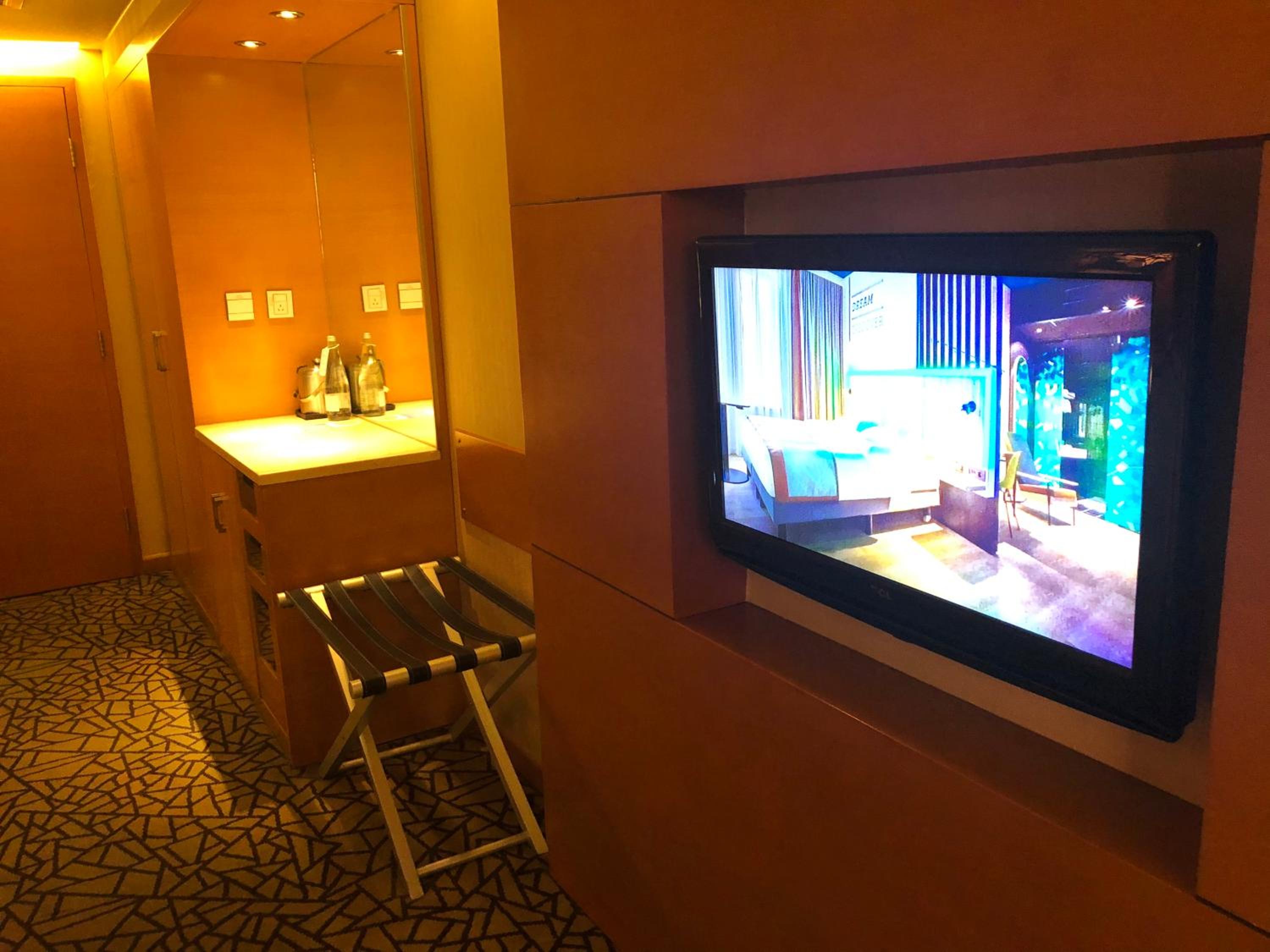 Deluxe Double or Twin Room(Only 'Four Seasons' and 'Cafe 25' offer 30% discount) photo 3
