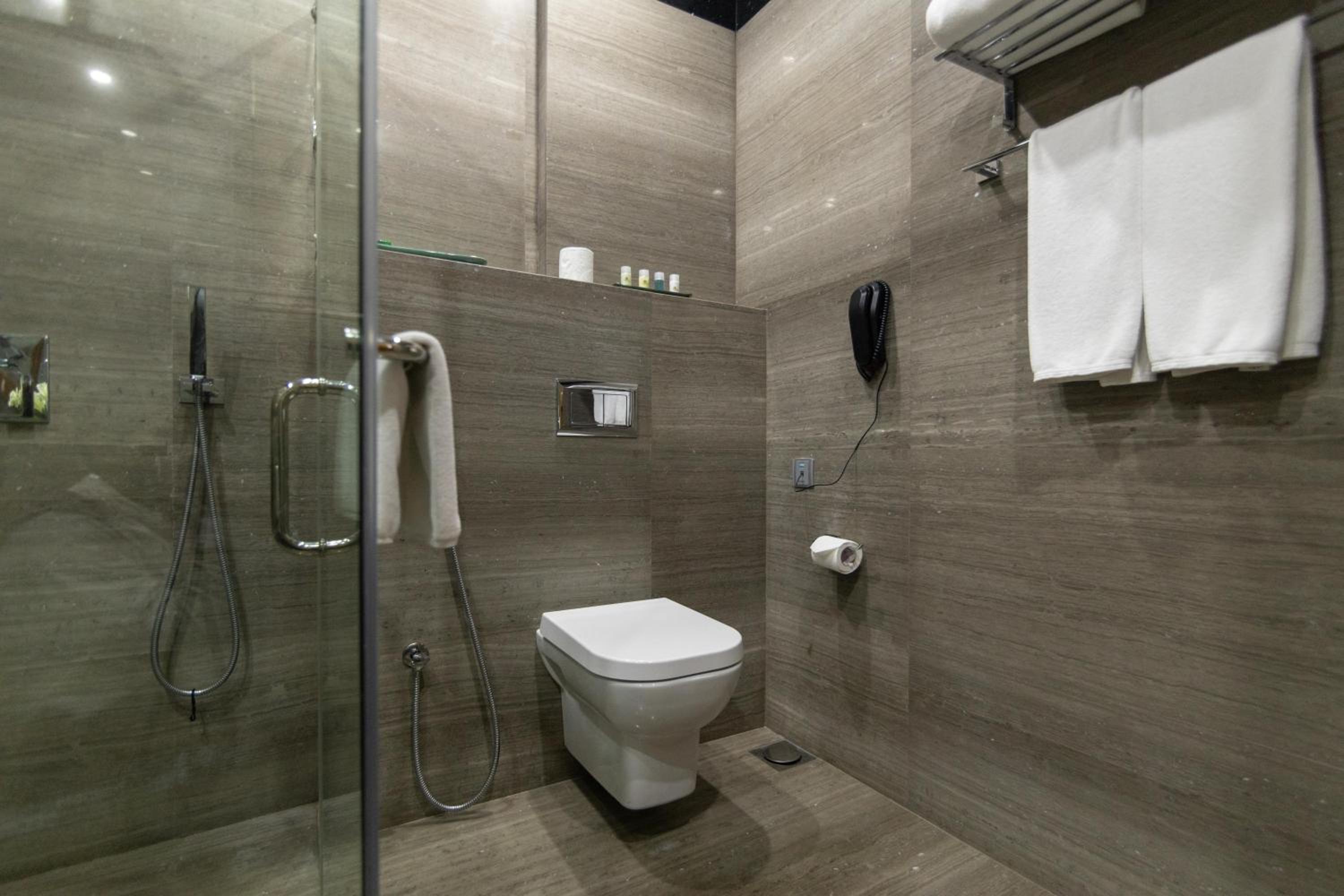Superior Triple Room with 10% discount on wellness spa and Araliya Fashion and wood carving photo 3