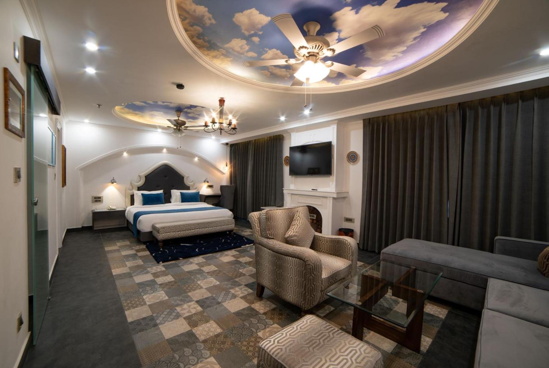 Privilege Suite - Photo 13