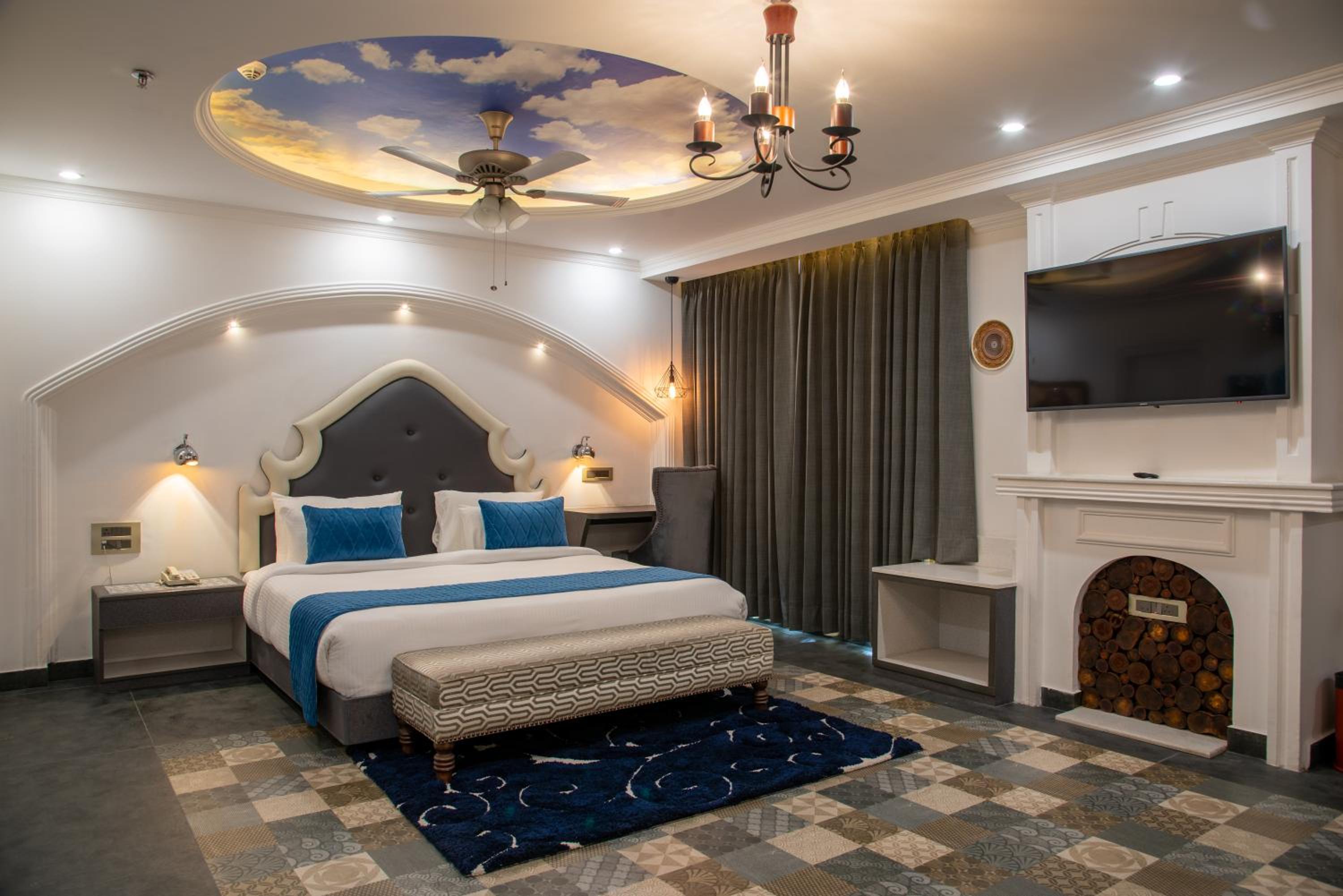 Privilege Suite - Photo 4