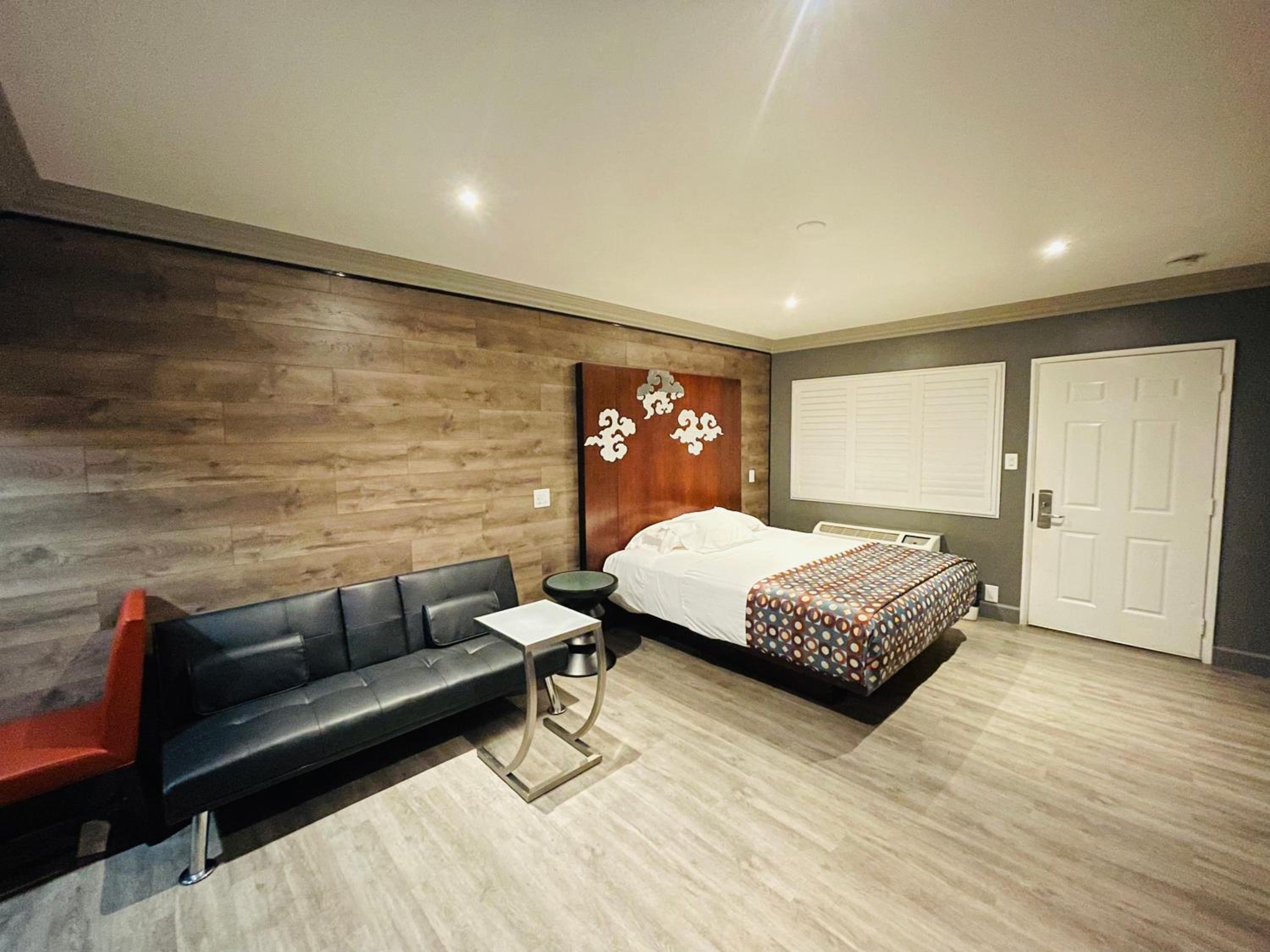 King Suite - Photo 14