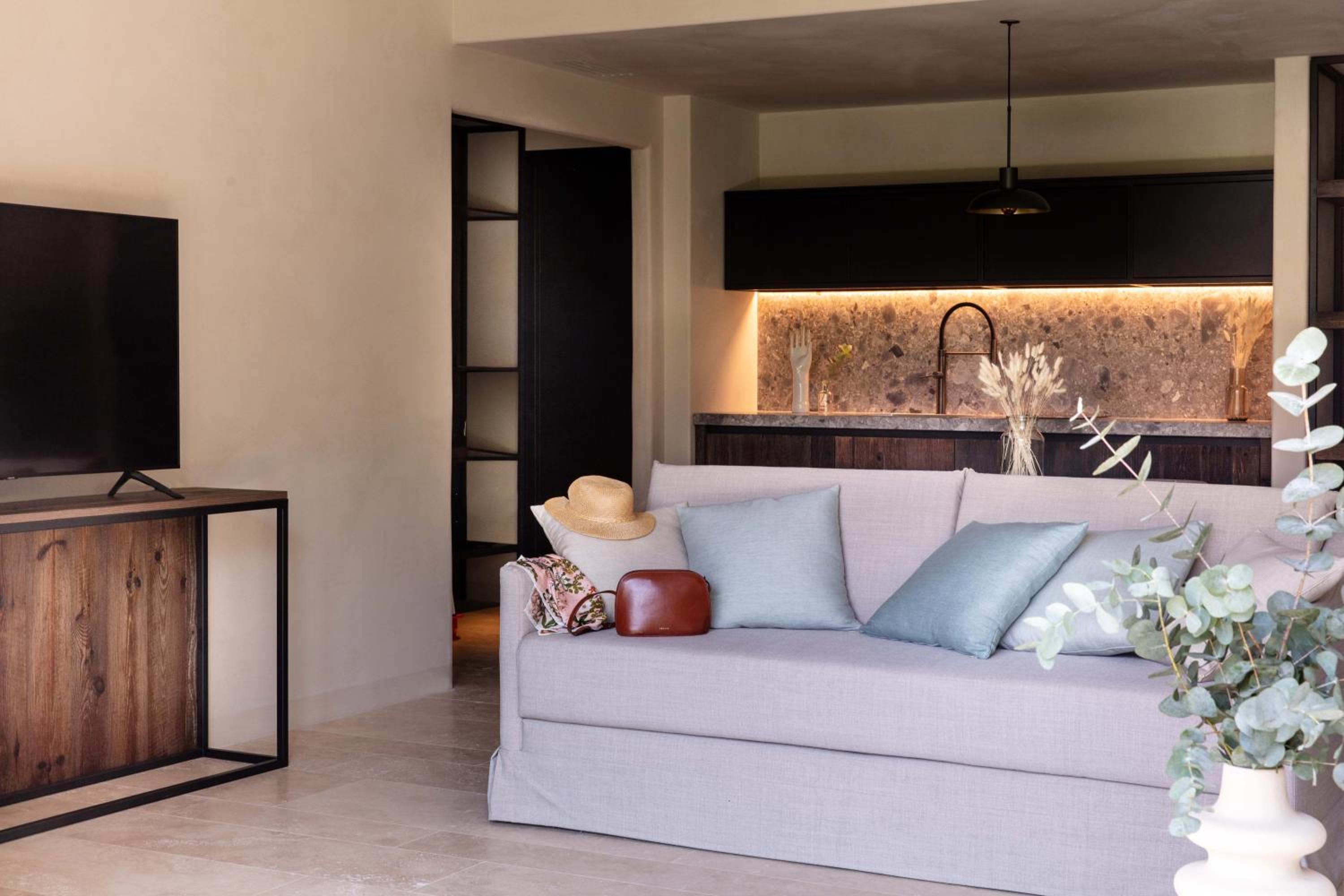 Suite with Garden View