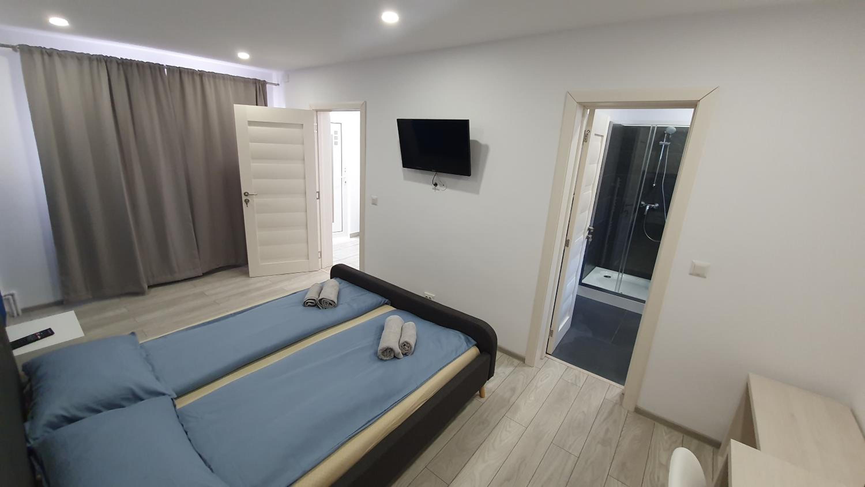 Apartment with Terrace - Photo 10