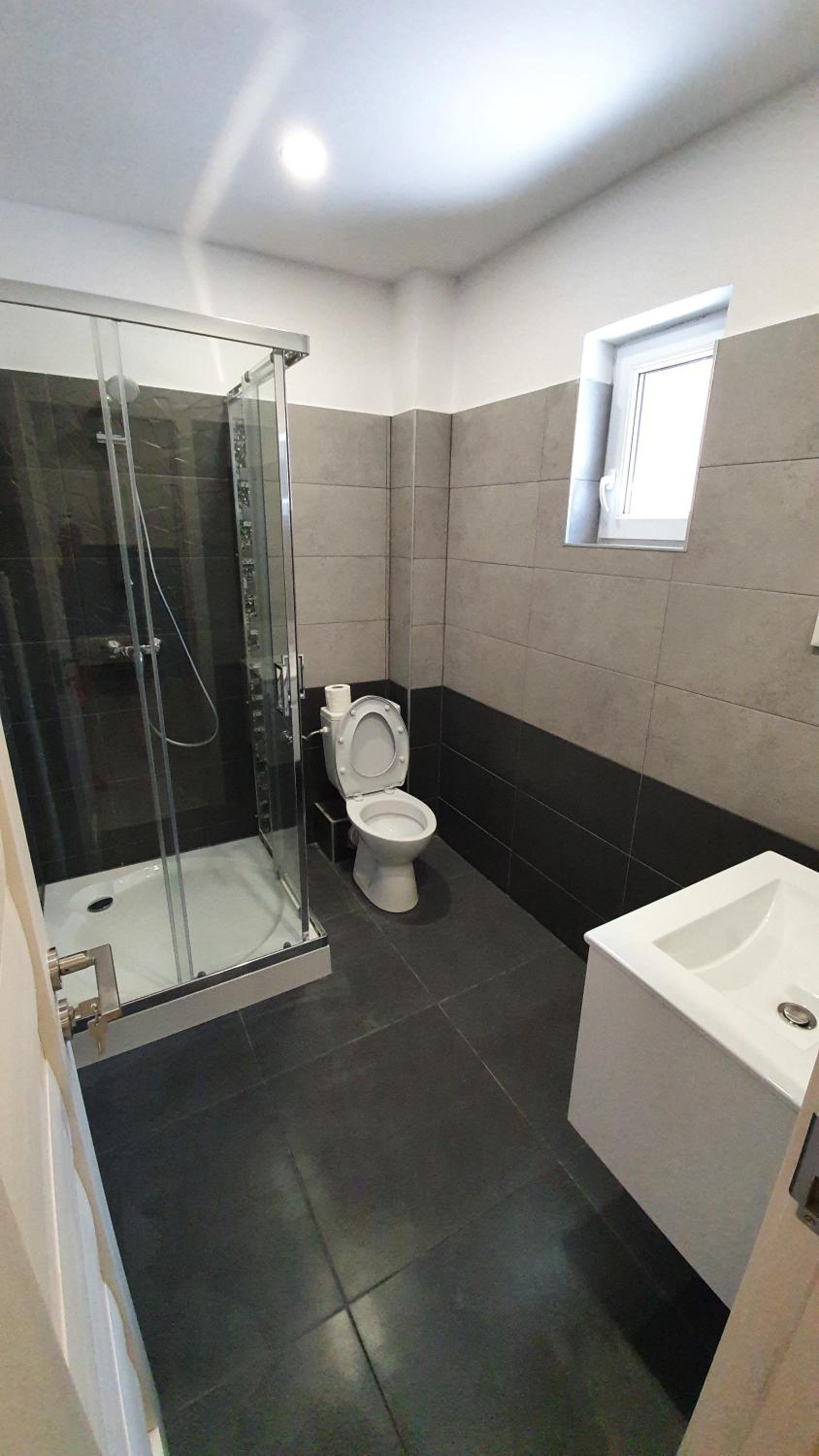 Apartment with Terrace - Photo 14
