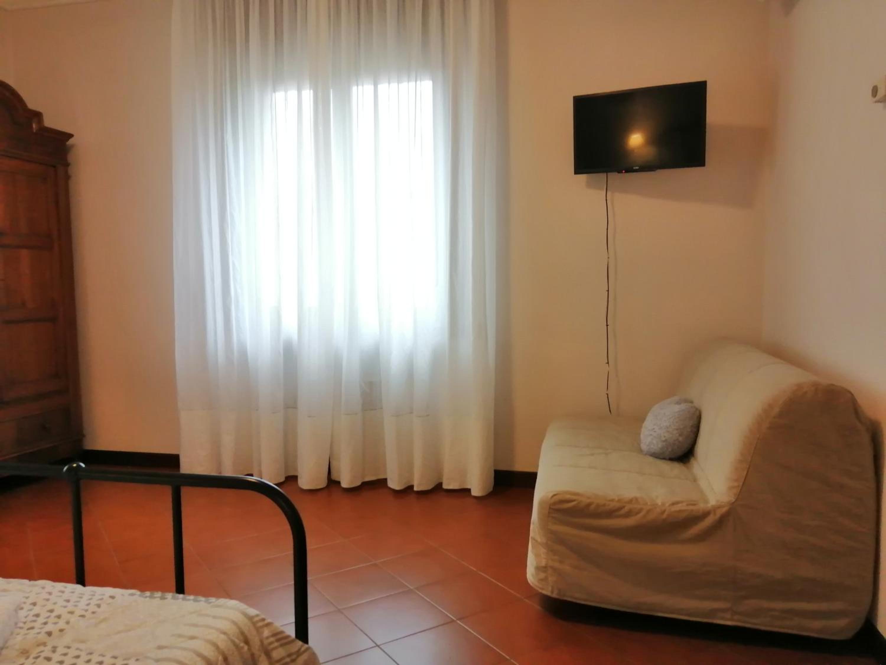 Double Room with Private Bathroom photo 2