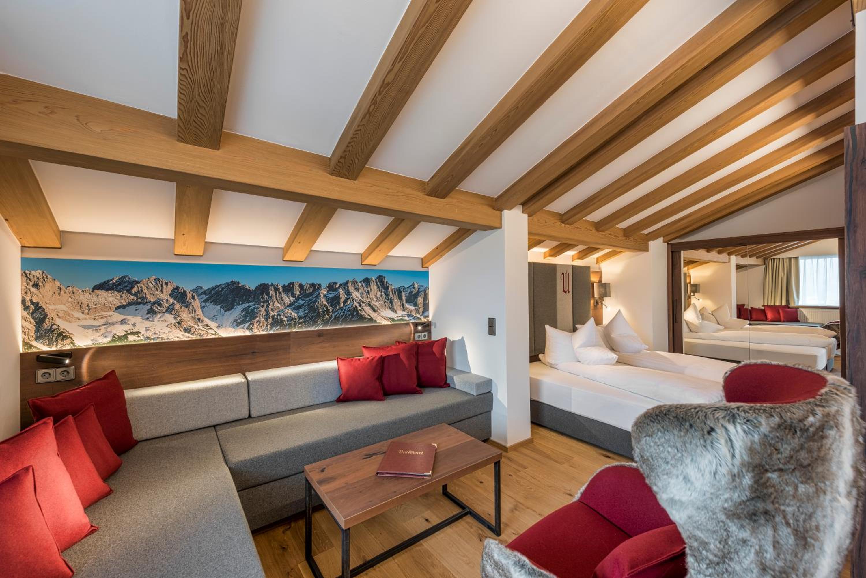 Junior Suite with Mountain View - Photo 3