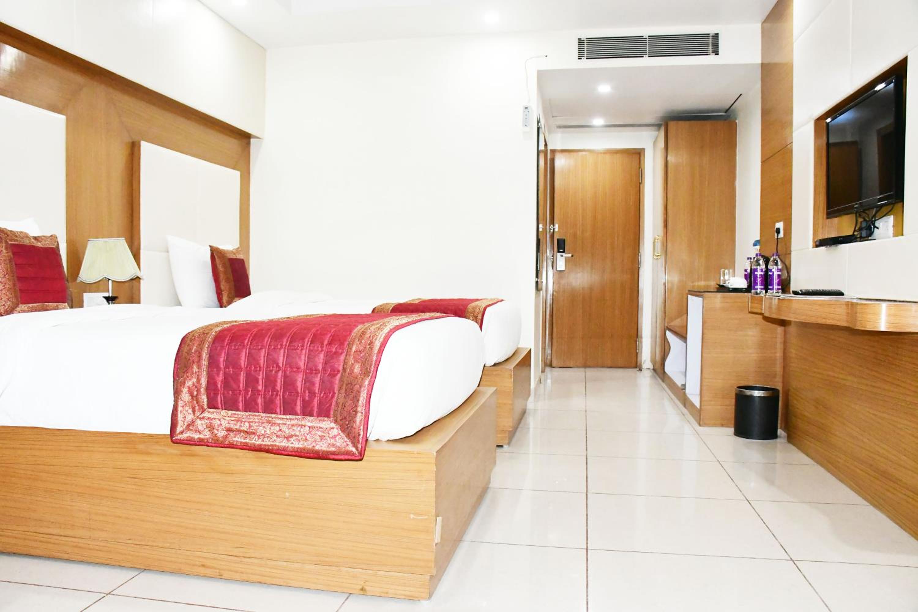 Deluxe Twin Room photo 3