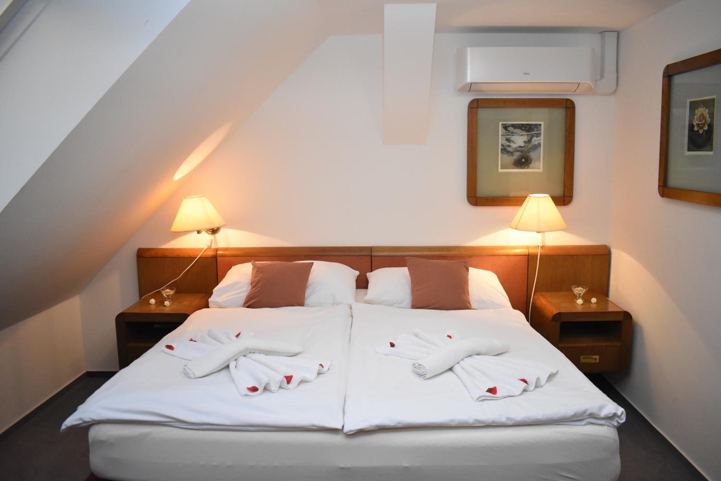 Standard Twin Room photo 1
